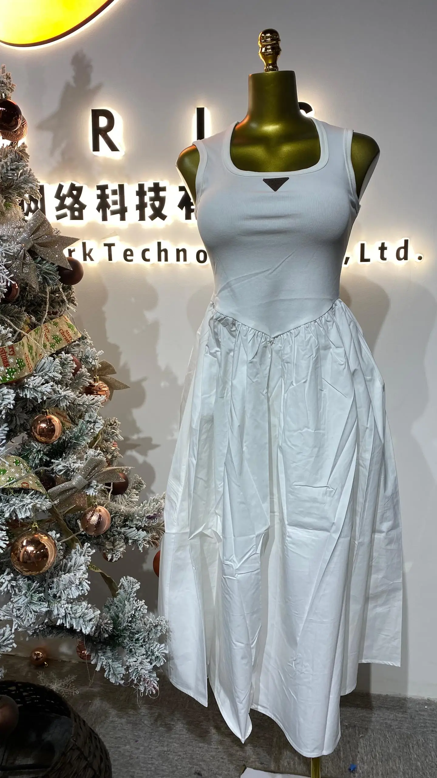 Custom Ladies Office Dress Casual Blank Wholesale Dresses Designs, Elegant Women With Split Prom Dresses-GZKK00011
Custom Ladies Office Dress Casual Blank Wholesale Dresses Designs, Elegant Women With Split Prom Dresses-GZKK00011