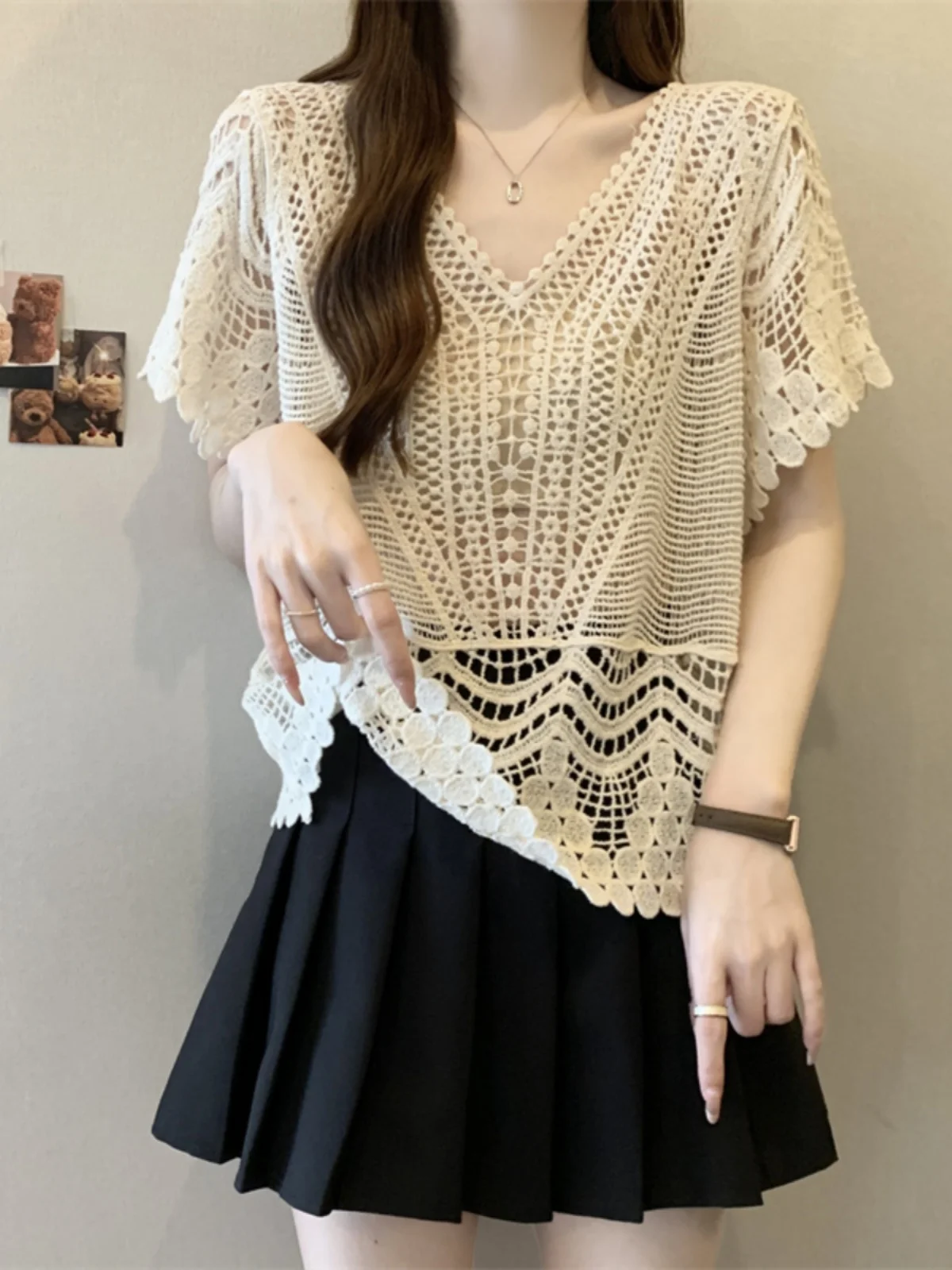 Bohemian Lace Hollow Knitted V-Neck Short Sleeve Women's Summer Large Size Fat MM Outerwear Shirt Unique Stylish Top
Bohemian Lace Hollow Knitted V-Neck Short Sleeve Women's Summer Large Size Fat MM Outerwear Shirt Unique Stylish Top