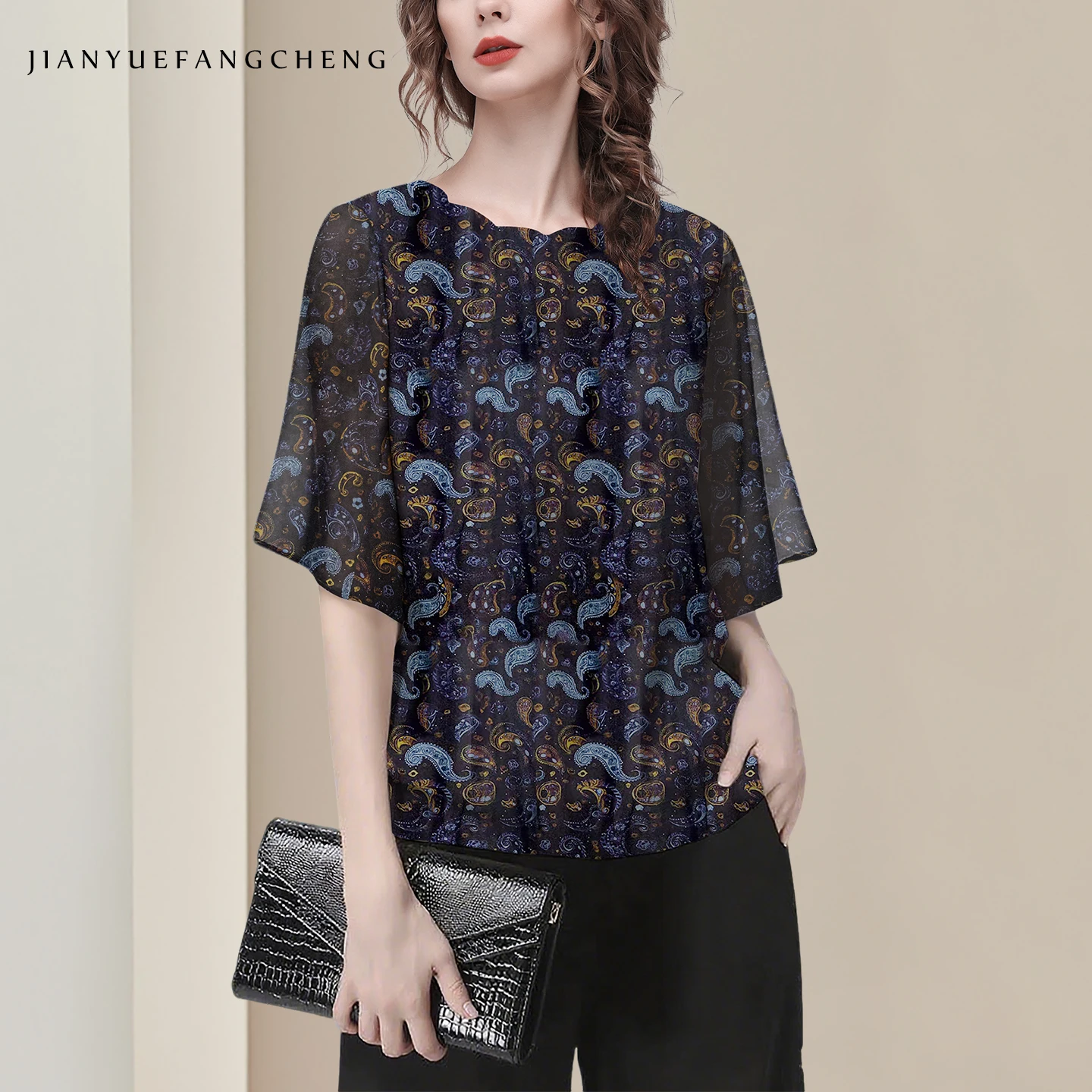 Женская летняя шифоновая блузка с коротким рукавом и круглым вырезом с принтом пейсли, свободные повседневные легкие повседневные топы, пуловеры, рубашки
Женская летняя шифоновая блузка с коротким рукавом и круглым вырезом с принтом пейсли, свободные повседневные легкие повседневные топы, пуловеры, рубашки