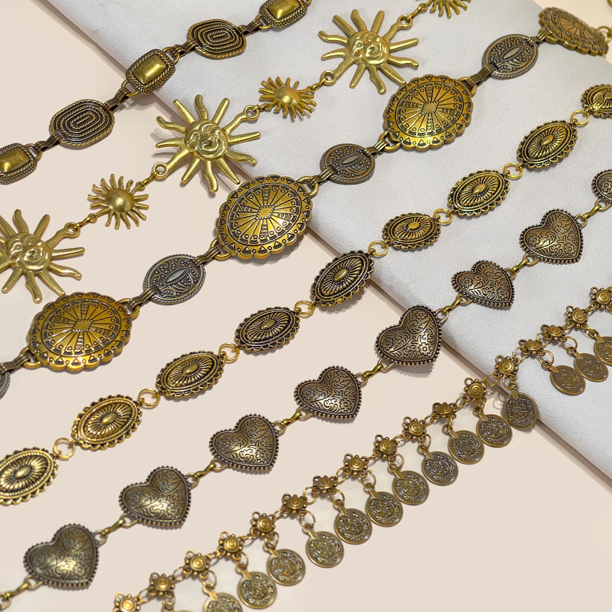 Женская металлическая поясная цепочка в стиле ретро, аксессуары в стиле панк, декоративная цепочка с вырезом в виде круга, высококачественное платье, джинсы, пояс
Женская металлическая поясная цепочка в стиле ретро, аксессуары в стиле панк, декоративная цепочка с вырезом в виде круга, высококачественное платье, джинсы, пояс