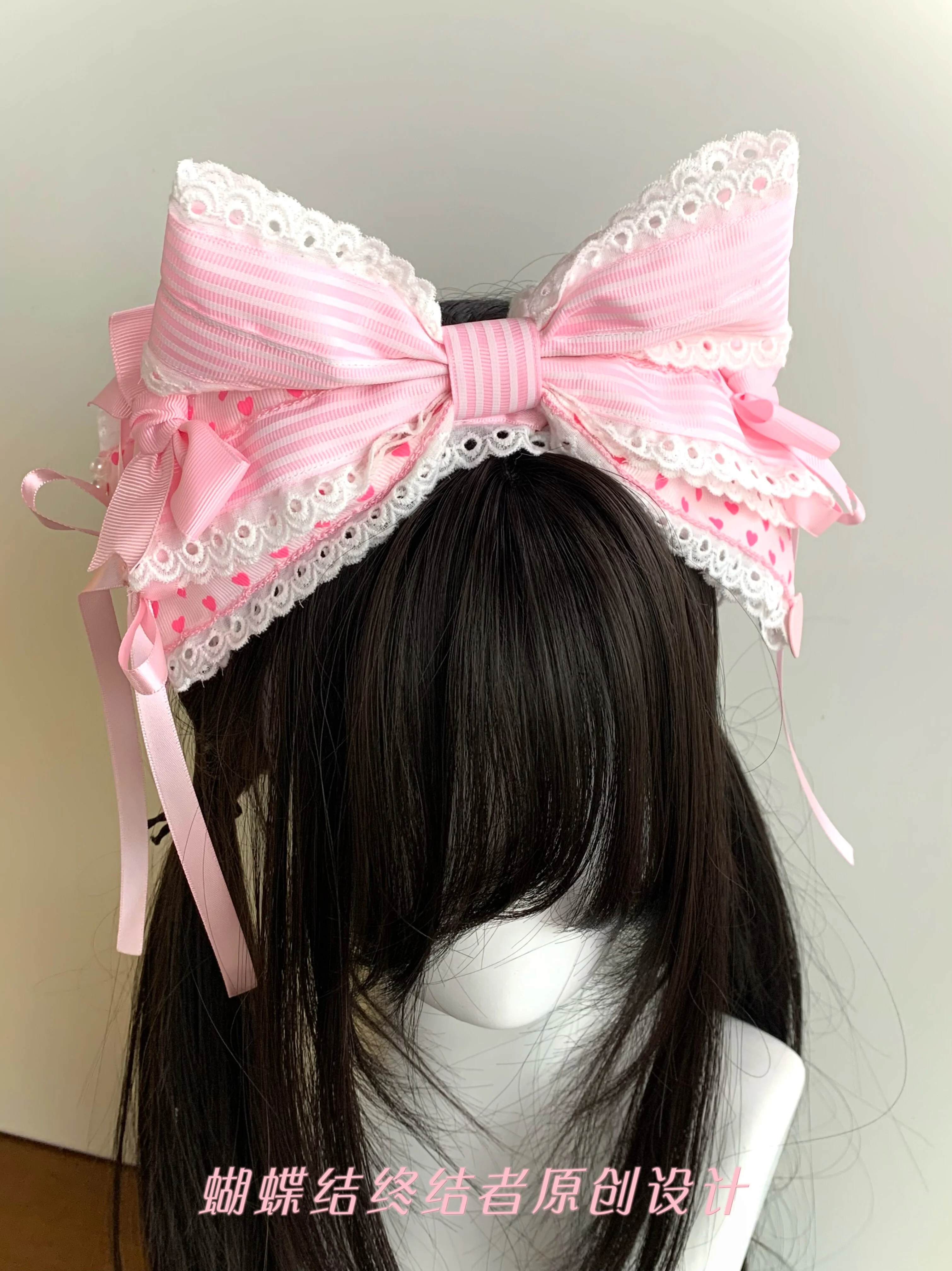 Оригинальная розовая полосатая повязка на голову в стиле Лолита с бантом, мягкая повязка для девочек, милая хлопковая повязка с кружевом и узором «собачий зуб» Kc
Оригинальная розовая полосатая повязка на голову в стиле Лолита с бантом, мягкая повязка для девочек, милая хлопковая повязка с кружевом и узором «собачий зуб» Kc