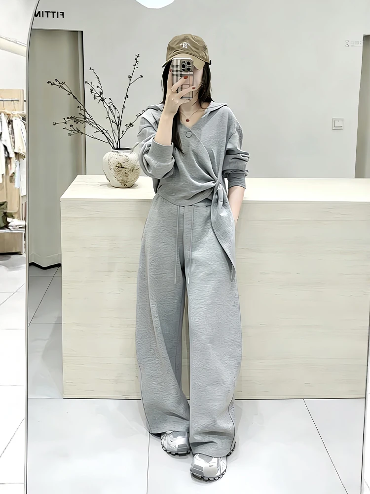 Grey Casual Style Women's Outfit Spring Summer New Arrival Comfortable Long Sleeve round Neck Hoodie High Waist Loose Pants Set
Grey Casual Style Women's Outfit Spring Summer New Arrival Comfortable Long Sleeve round Neck Hoodie High Waist Loose Pants Set