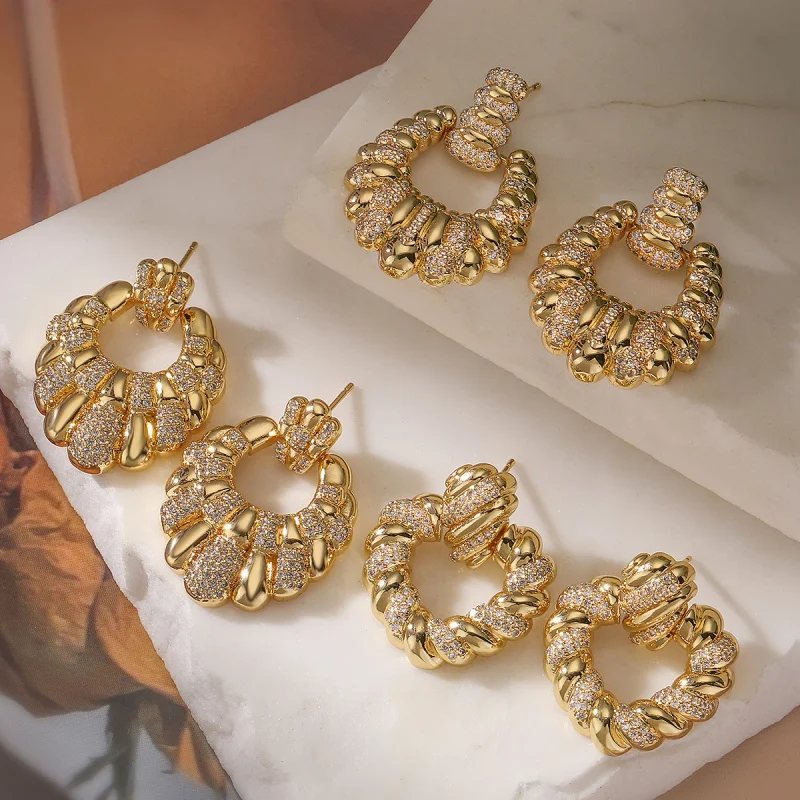 European and American Niche High Sense Copper Plating 18K Gold Zircon Geometric Earrings Female Affordable Luxury Fashion All-Ma
European and American Niche High Sense Copper Plating 18K Gold Zircon Geometric Earrings Female Affordable Luxury Fashion All-Ma