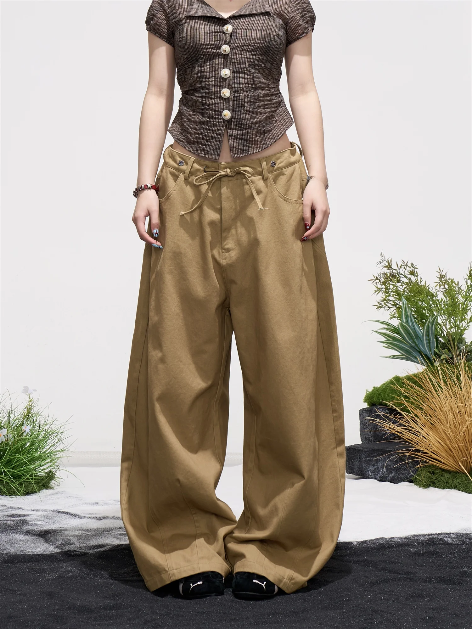 Onlpp American Retro Drawstring Wide Leg Pants Women Loose Drapey Casual Loose Feeling Long Trousers Casual Style Natural Wai...
Onlpp American Retro Drawstring Wide Leg Pants Women Loose Drapey Casual Loose Feeling Long Trousers Casual Style Natural Wai...