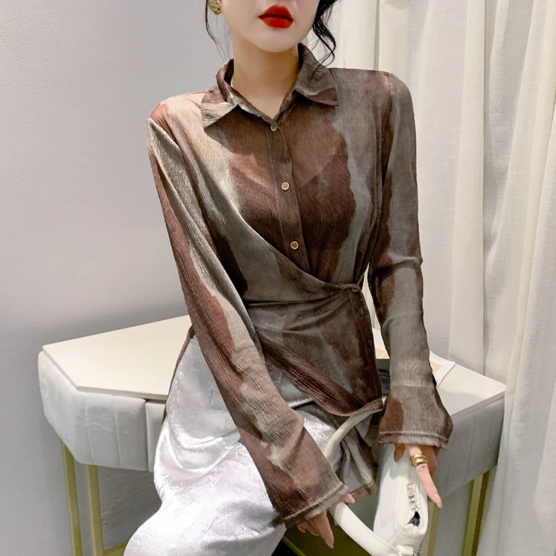 2023 Fall Winter European Style Loose Medium Style T-Shirt Sexy Button Print Women Blouse Irregular Tops Long Sleeve Tees 39175
2023 Fall Winter European Style Loose Medium Style T-Shirt Sexy Button Print Women Blouse Irregular Tops Long Sleeve Tees 39175