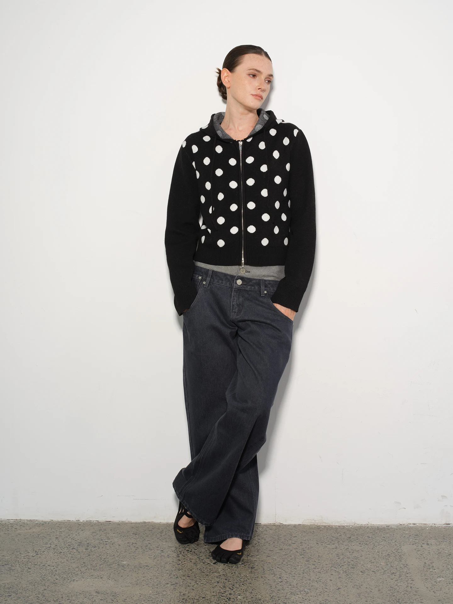 Вязаный кардиган в горошек, пальто, женское облегающее длинное пальто-кардиган с капюшоном и застежкой-молнией, верхняя одежда из смеси полиэстера
Вязаный кардиган в горошек, пальто, женское облегающее длинное пальто-кардиган с капюшоном и застежкой-молнией, верхняя одежда из смеси полиэстера