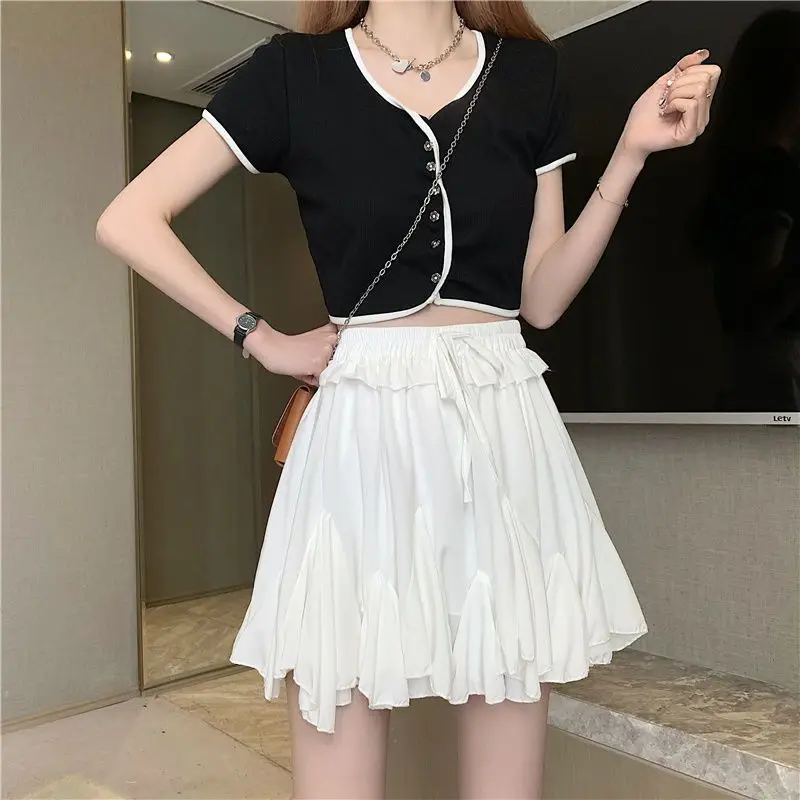 Women 2025 Spring and Summer New Korean Pleated Puffy Skirt Makes You Look Slim and Versatile High-waisted Slim A-line Skirt
Women 2025 Spring and Summer New Korean Pleated Puffy Skirt Makes You Look Slim and Versatile High-waisted Slim A-line Skirt