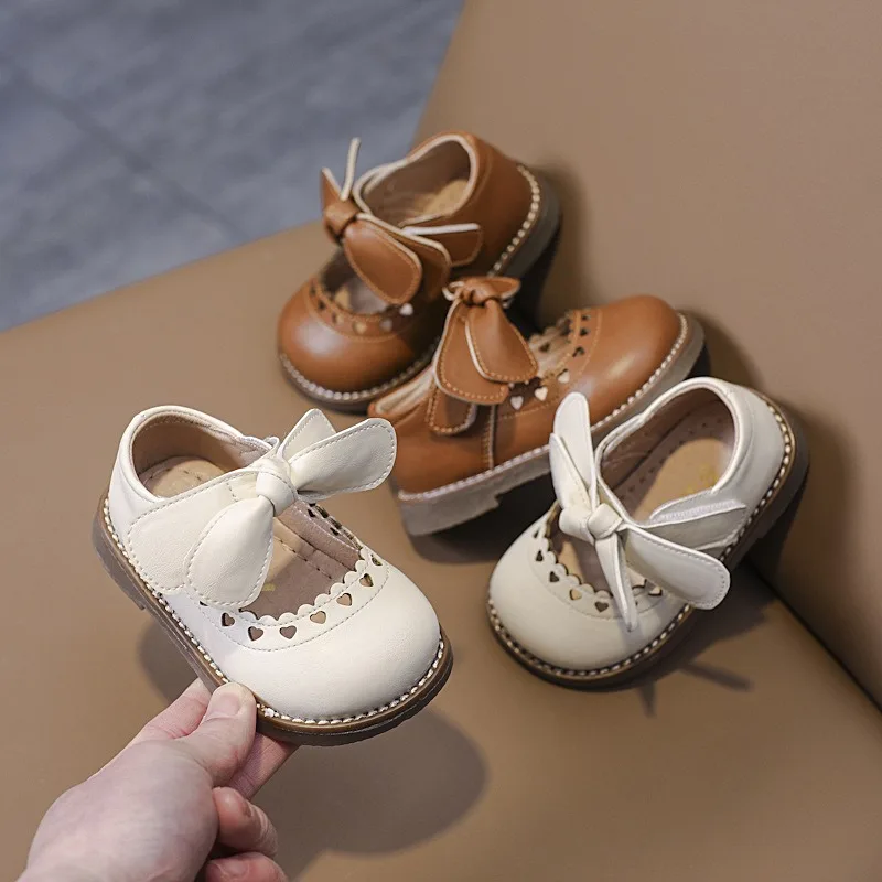 Retro Style Baby Girls Leather Shoes Children Kids Love Bow Princess Shoes Soft Sole Anti Slip Lightweight Infant Toddler Shoes
Retro Style Baby Girls Leather Shoes Children Kids Love Bow Princess Shoes Soft Sole Anti Slip Lightweight Infant Toddler Shoes
