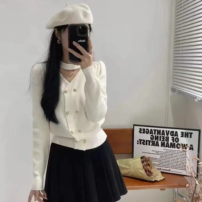 Women's Clothing Vintage Hong Kong Style Double Breasted Korean Design Sweaters Autumn/Winter 2025 Long Sleeve Cardigan Lady Top
Women's Clothing Vintage Hong Kong Style Double Breasted Korean Design Sweaters Autumn/Winter 2025 Long Sleeve Cardigan Lady Top