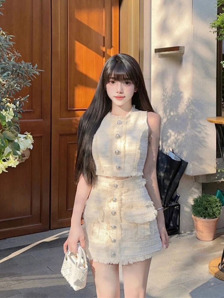 Vintage Y2k 2 Piece Skirts Set Women Casual Sleeveless Crop Top Vest + Mini Skirts Korean Fashion Suits Even Party Outfits Party
Vintage Y2k 2 Piece Skirts Set Women Casual Sleeveless Crop Top Vest + Mini Skirts Korean Fashion Suits Even Party Outfits Party