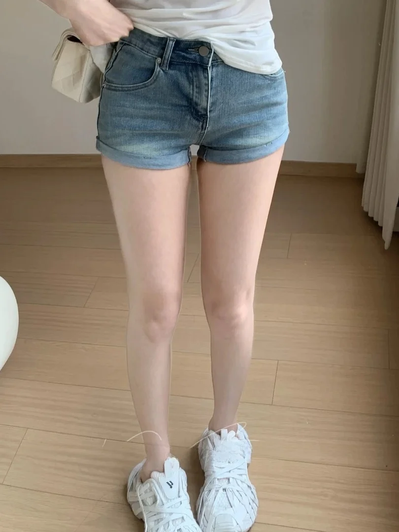 Slim Fit High Waist Cuffed Short Jeans Women Summer Washed Cotton Stretch Bootcut Shorts Versatile Fashionable Hot Pants
Slim Fit High Waist Cuffed Short Jeans Women Summer Washed Cotton Stretch Bootcut Shorts Versatile Fashionable Hot Pants