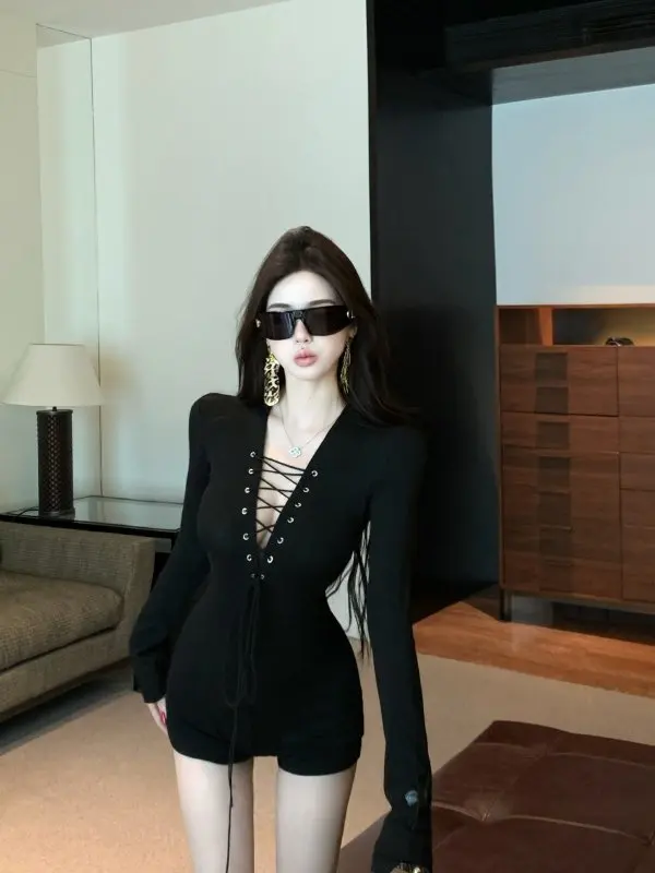 Bla Hollow out Long Sve Jumpsuit Women's Winter Small Size Inner Wear Slim Sexy ort American Sle Pants
Bla Hollow out Long Sve Jumpsuit Women's Winter Small Size Inner Wear Slim Sexy ort American Sle Pants