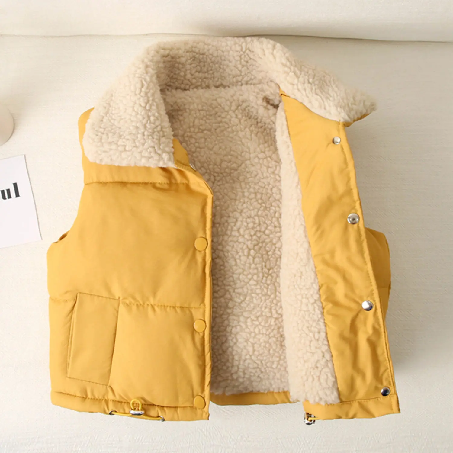 Thickening of qiu dong season children down vests private baby lambs wool vest child wear warm shawl
Thickening of qiu dong season children down vests private baby lambs wool vest child wear warm shawl