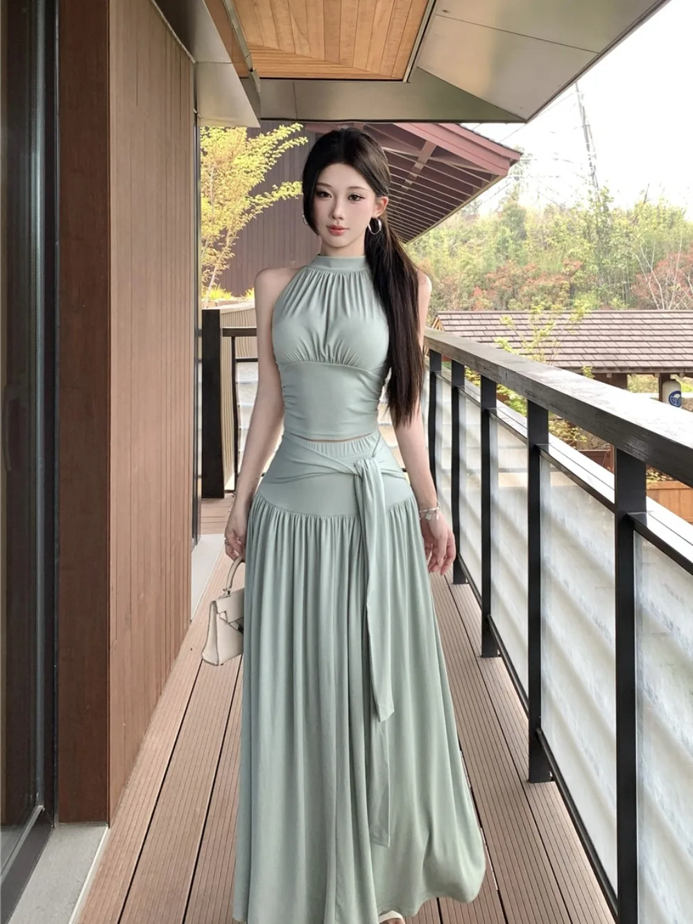 Fashionable Spicy Girl Halter Neck Pleated Sleeveless Top Women's Summer New Waist Splice Sash Skirt Two-Piece Set
Fashionable Spicy Girl Halter Neck Pleated Sleeveless Top Women's Summer New Waist Splice Sash Skirt Two-Piece Set
