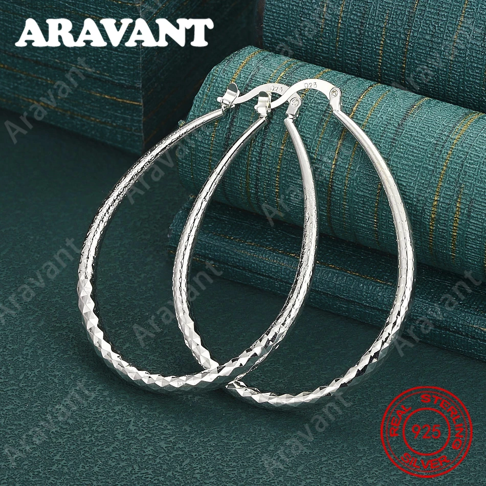 925 Sterling Silver Oval Earrings - A Fresh And Elegant Design For Women'S Engagement Jewelry
925 Sterling Silver Oval Earrings - A Fresh And Elegant Design For Women'S Engagement Jewelry