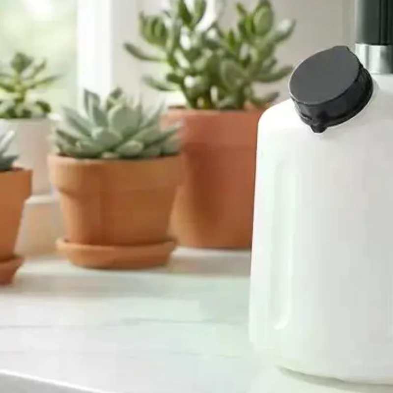 Electric Watering Can -2L Automatic Handheld Sprayer for Flowers Potted Plants and Small Gardens
Electric Watering Can -2L Automatic Handheld Sprayer for Flowers Potted Plants and Small Gardens