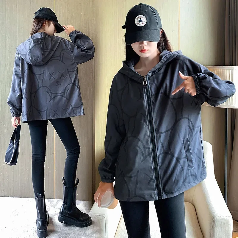 Female Windbreaker Loose Large Size Jacket Hooded Spring Autumn Coat Women's New Double-Layer Belt Lining Outerwear Ladies Tide
Female Windbreaker Loose Large Size Jacket Hooded Spring Autumn Coat Women's New Double-Layer Belt Lining Outerwear Ladies Tide