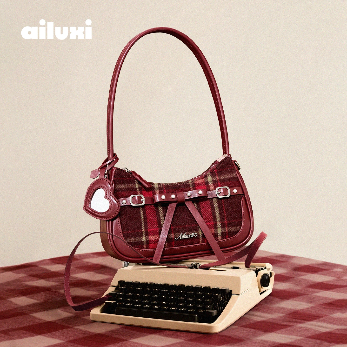 AILUXI женская винтажная клетчатая сумка подмышки темно-красная сумка через плечо с зеркальной подвеской в форме сердца со съемным ремешком и несколькими карманами