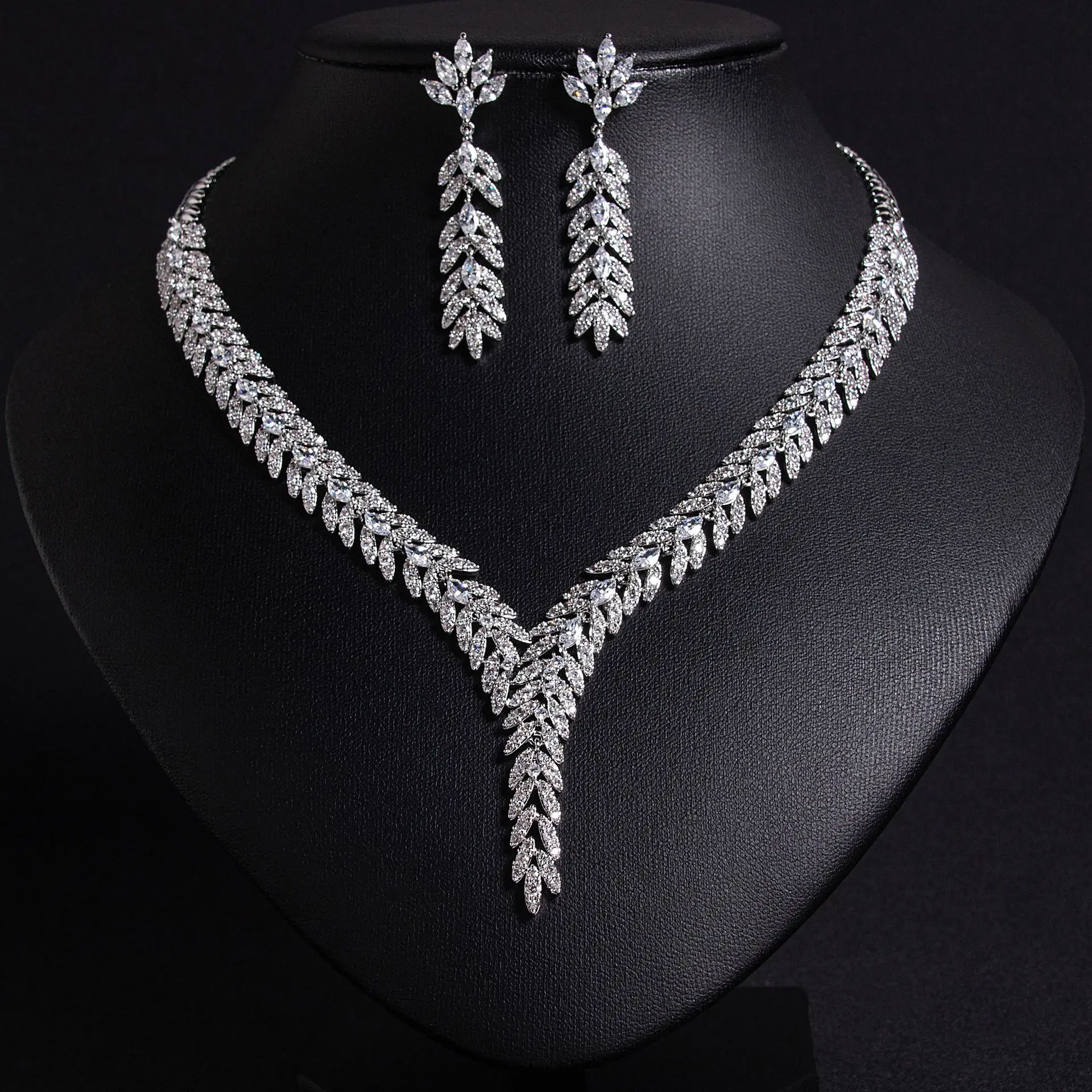 HIBRIDE Personalised Cubic Luxury Women's Set Necklace Earrings Dress Accessories Wedding Party Evening Party Holiday Gift S-481
HIBRIDE Personalised Cubic Luxury Women's Set Necklace Earrings Dress Accessories Wedding Party Evening Party Holiday Gift S-481