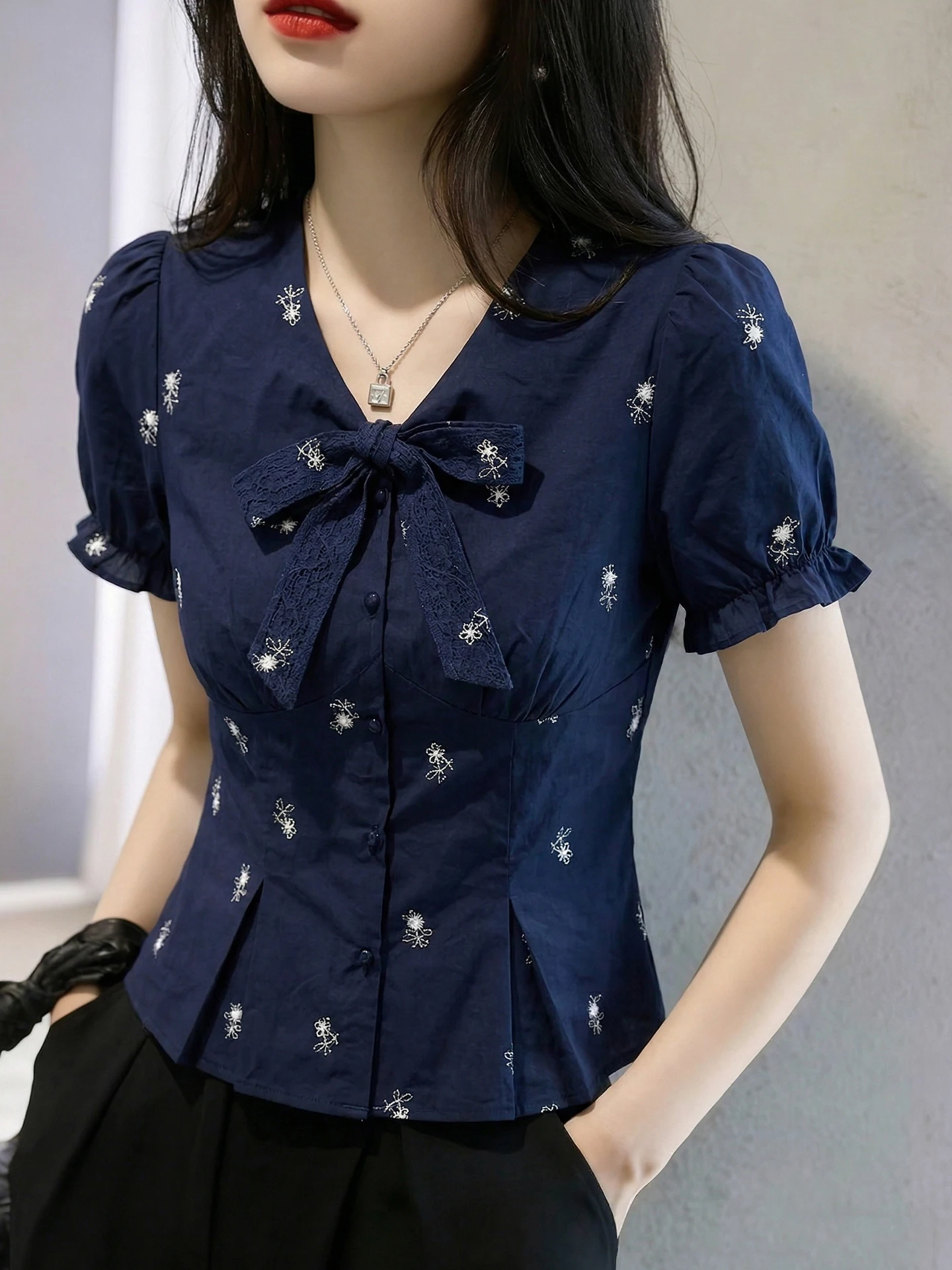 Korean Style Knot Short Sleeve Shirt Fashionable Trendy Summer 2026 Women's Casual Shirt Poetic Lin SYLKL040839
Korean Style Knot Short Sleeve Shirt Fashionable Trendy Summer 2026 Women's Casual Shirt Poetic Lin SYLKL040839