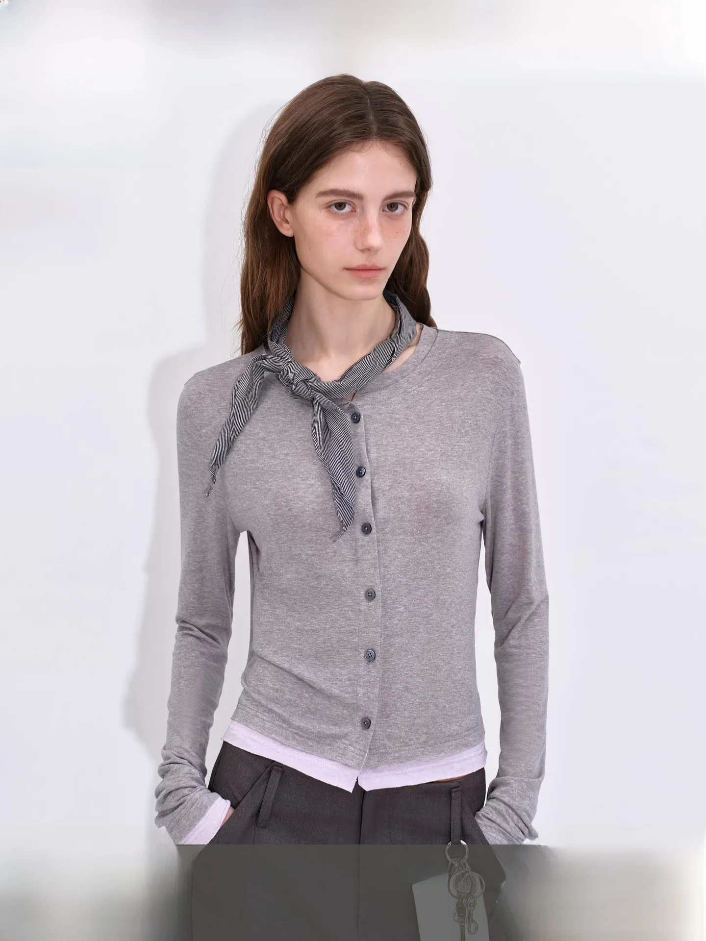 Fano ort Svel Women's Slim Fit Long Sve T-irt Mixed Linen Fabric Button Design Spring New Sle Casual Wear
Fano ort Svel Women's Slim Fit Long Sve T-irt Mixed Linen Fabric Button Design Spring New Sle Casual Wear