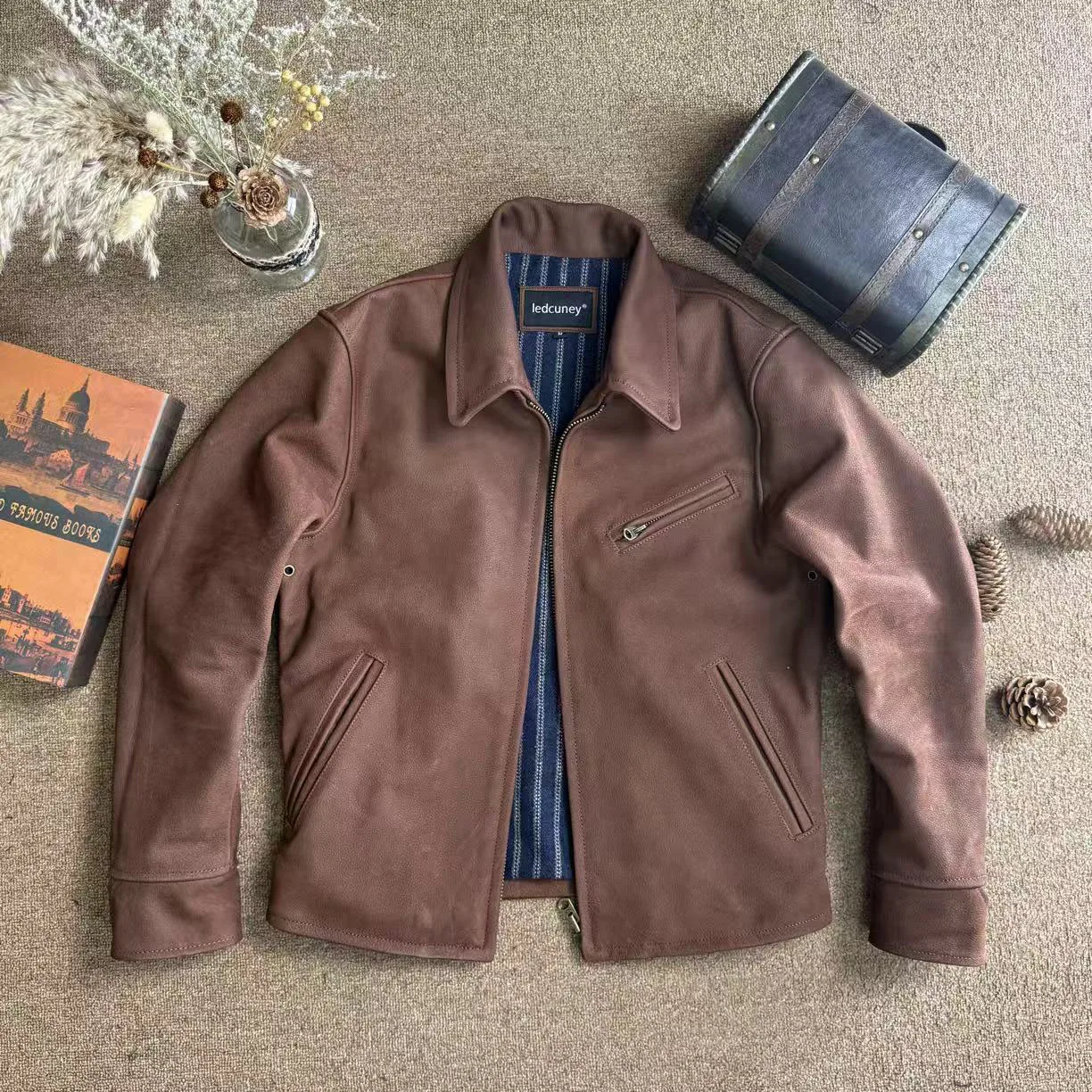 Classic Heavyweight 930s Top ain Naked Leather Jaet Men's American Collar Trendy Breathable Long Sve ort Sle Zipper
Classic Heavyweight 930s Top ain Naked Leather Jaet Men's American Collar Trendy Breathable Long Sve ort Sle Zipper