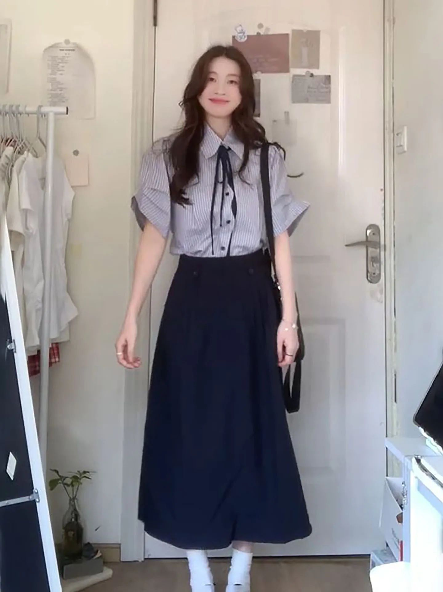 Summer Gentle Design Color Block Stripe Short Sleeve Top And Midi Skirt Two Piece Set High Waist Flip Collar Sunscreen Fashion
Summer Gentle Design Color Block Stripe Short Sleeve Top And Midi Skirt Two Piece Set High Waist Flip Collar Sunscreen Fashion
