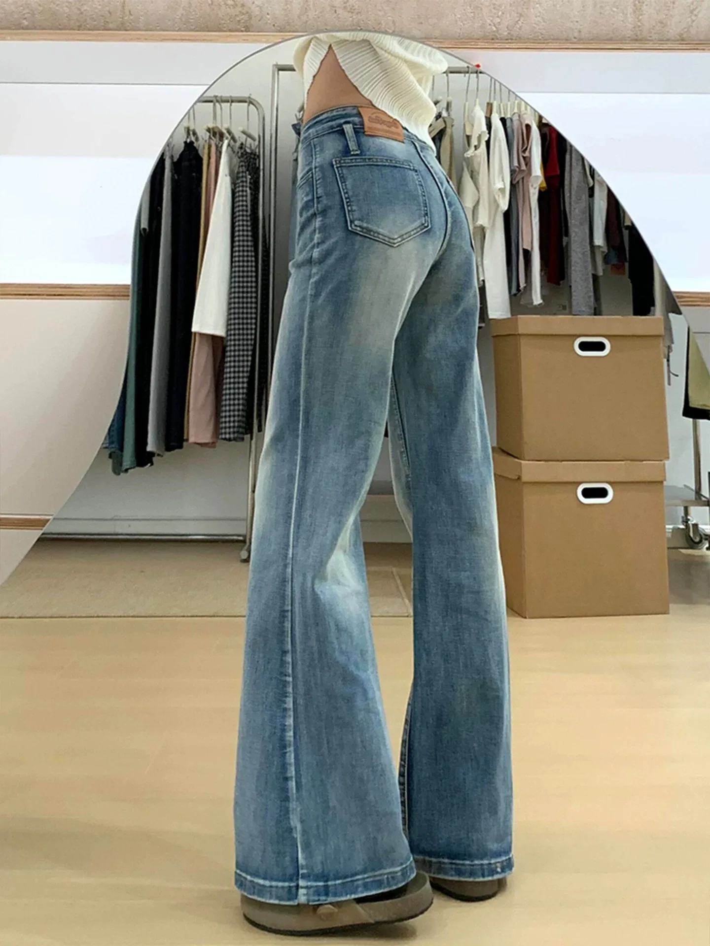 Джинсы Y2K женские, с низкой посадкой, выбеленные, облегающие, нелипкие, расклешенные, с легким расклешением
Джинсы Y2K женские, с низкой посадкой, выбеленные, облегающие, нелипкие, расклешенные, с легким расклешением