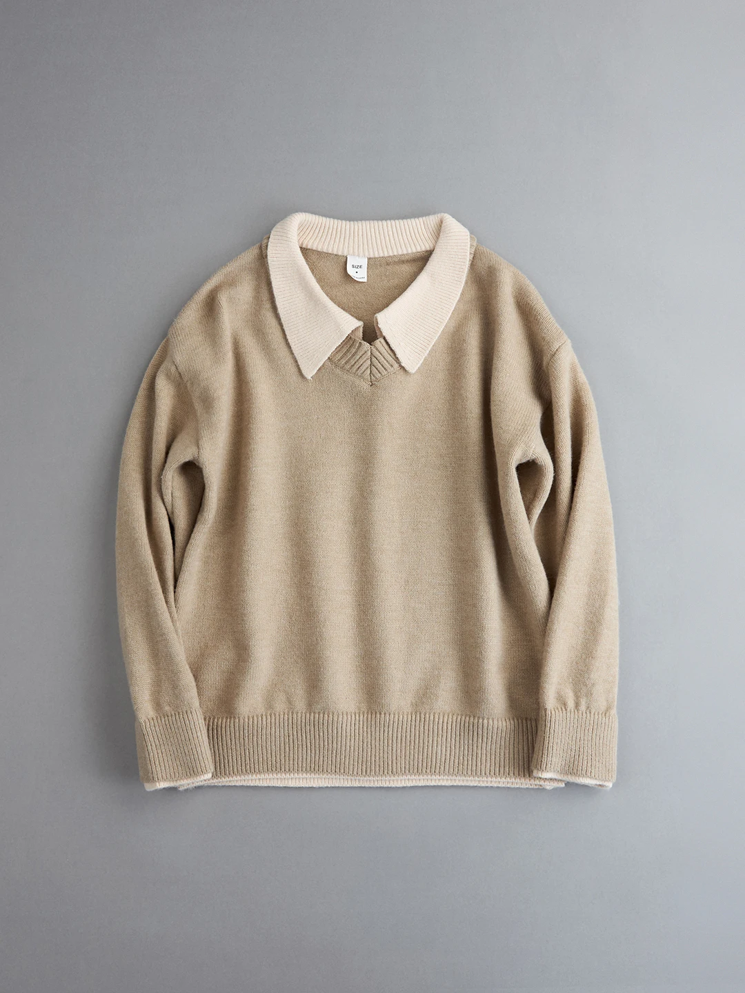 High Quality Beige V-Neck Knitted Sweater Men's Style Autumn Winter Thickened Base Layer Polar Fleece Loose Fit Cleanfit
High Quality Beige V-Neck Knitted Sweater Men's Style Autumn Winter Thickened Base Layer Polar Fleece Loose Fit Cleanfit