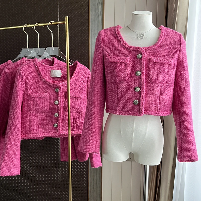 2023 New Fashion Fall Winter Womens Long Sleeve Spliced Metal Button Pockets Short Jacket Tweed Casual Woven Lace Rose Red Coat
2023 New Fashion Fall Winter Womens Long Sleeve Spliced Metal Button Pockets Short Jacket Tweed Casual Woven Lace Rose Red Coat