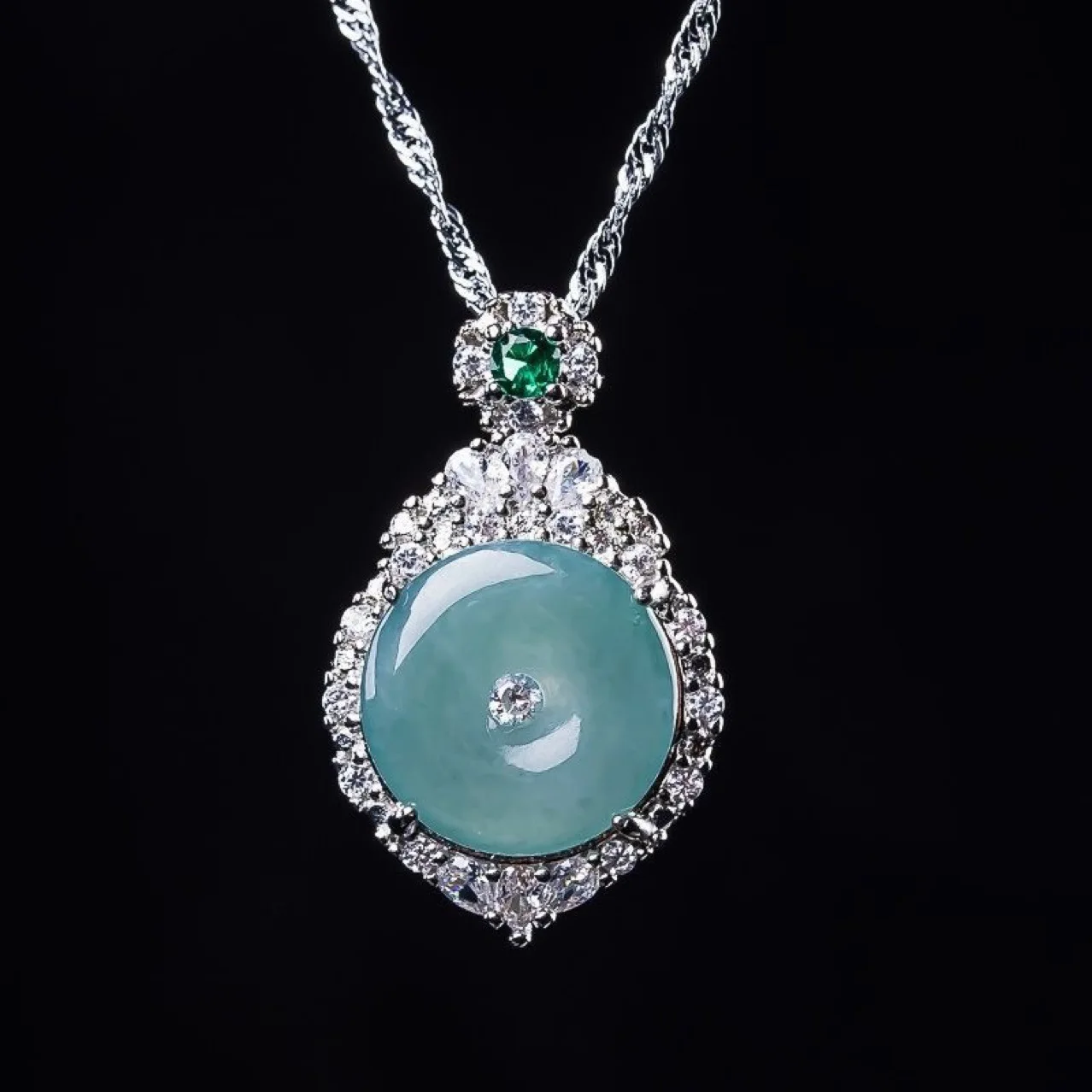 Myanmar Jadeite Donut Pendant Necklace Designer Luxury Real Jade Vintage 925 Silver Gemstone Accessories Gifts for Women
Myanmar Jadeite Donut Pendant Necklace Designer Luxury Real Jade Vintage 925 Silver Gemstone Accessories Gifts for Women