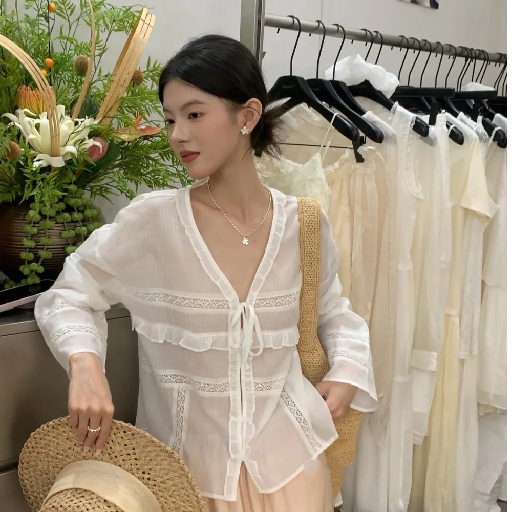 2026 Summer New Chic Fashionable Lightweight Sun Protection Pure Desire Lace Wood Grain Shirt Loose Fit V Neck Long Sleeve
2026 Summer New Chic Fashionable Lightweight Sun Protection Pure Desire Lace Wood Grain Shirt Loose Fit V Neck Long Sleeve