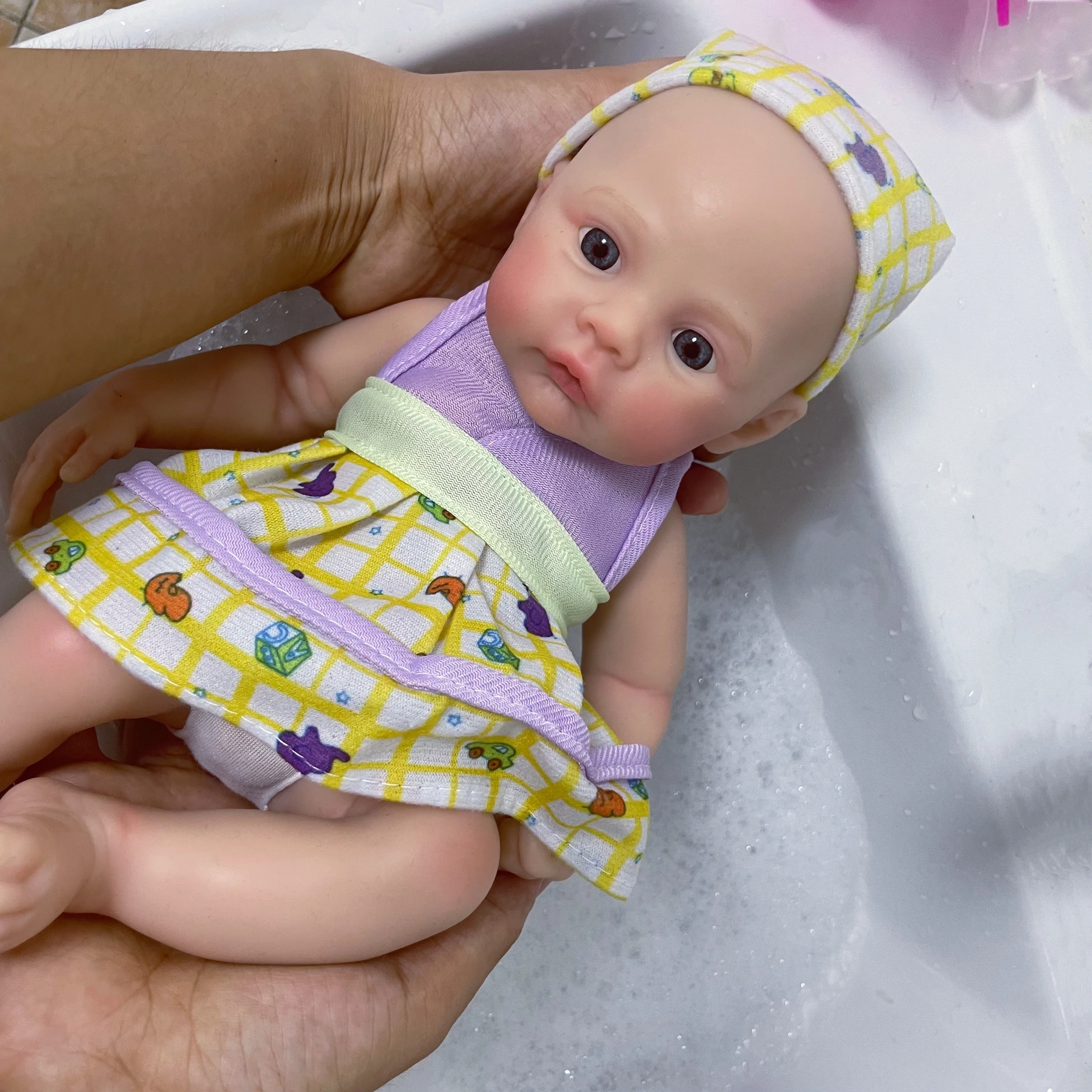 Мини 30 см полностью силиконовая кукла Reborn Baby Meadow для девочек, моющееся тело, реалистичное твердое силиконовое мягкое тело, подарок на день рождения, Рождество
Мини 30 см полностью силиконовая кукла Reborn Baby Meadow для девочек, моющееся тело, реалистичное твердое силиконовое мягкое тело, подарок на день рождения, Рождество