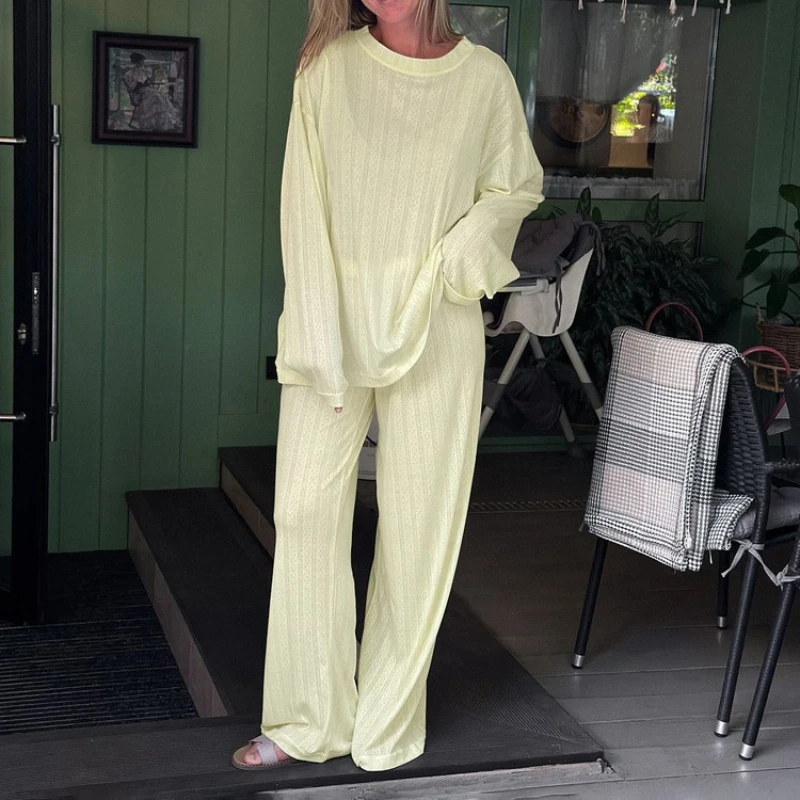 2025 New Jacquard Comfortable Lazy Outfit for Women, Solid Color Round Neck Loose Long Sleeve Top and Long Pants Two-piece Set.
2025 New Jacquard Comfortable Lazy Outfit for Women, Solid Color Round Neck Loose Long Sleeve Top and Long Pants Two-piece Set.