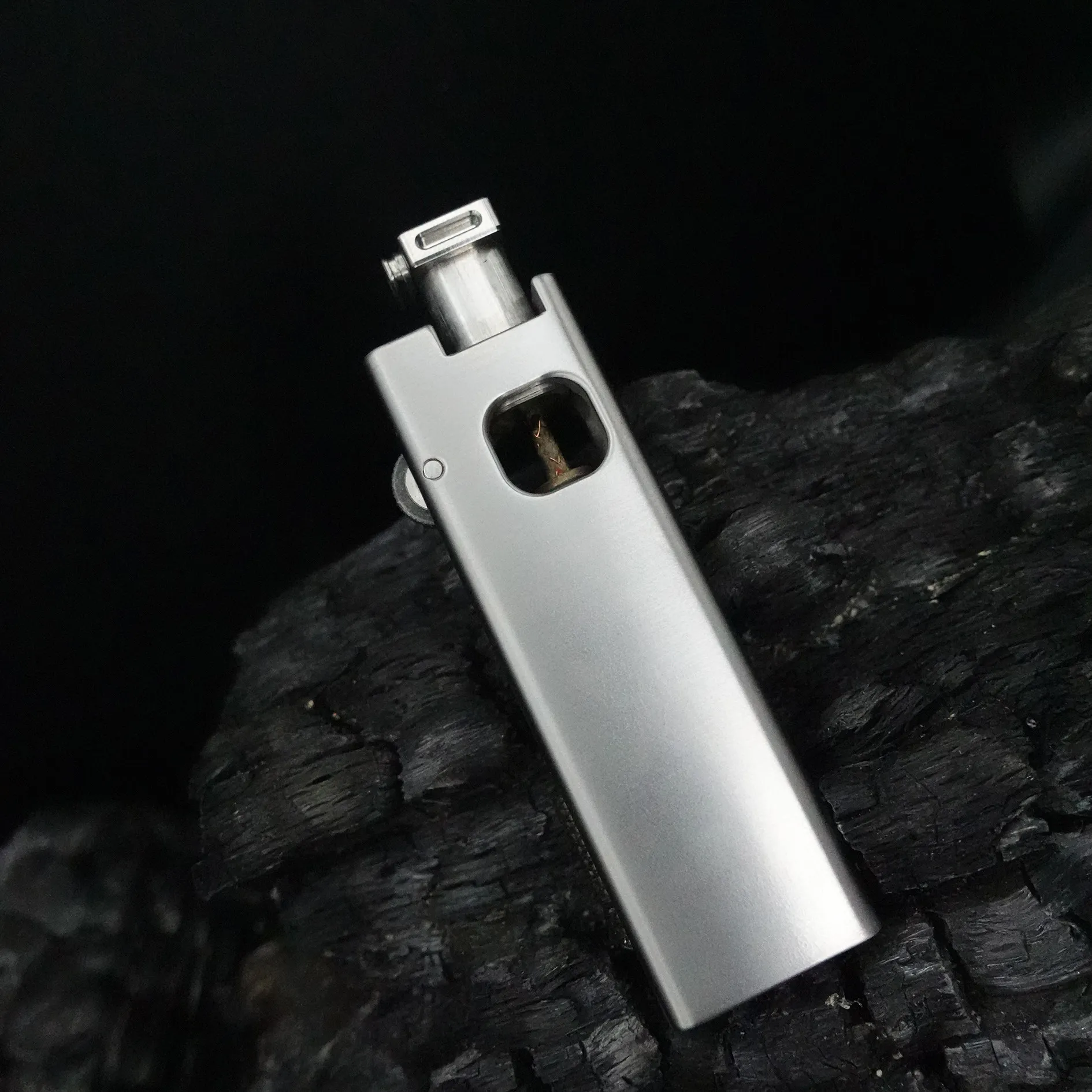 Outdoor Portable EDC Stainless Steel Mechanical Creative Igniter Tool
Outdoor Portable EDC Stainless Steel Mechanical Creative Igniter Tool