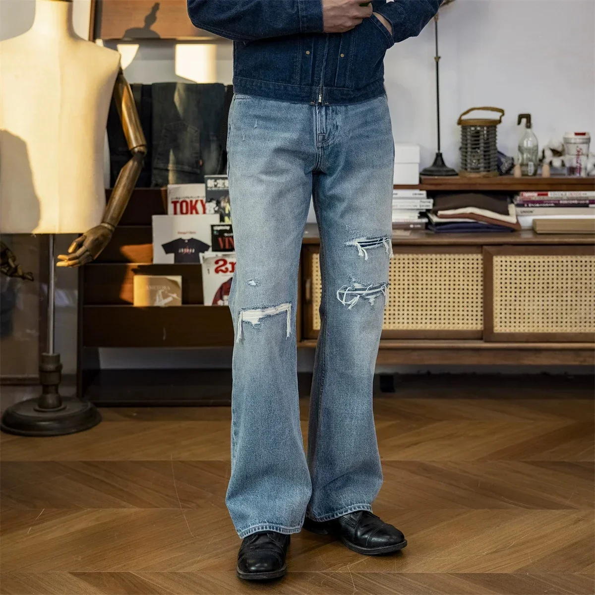 Red Tornado 517 Men's Light Wash Slight Bell Bottom Denim 15oz Pants Ripped Boot Cut Washed Heavyweight Jeans
Red Tornado 517 Men's Light Wash Slight Bell Bottom Denim 15oz Pants Ripped Boot Cut Washed Heavyweight Jeans