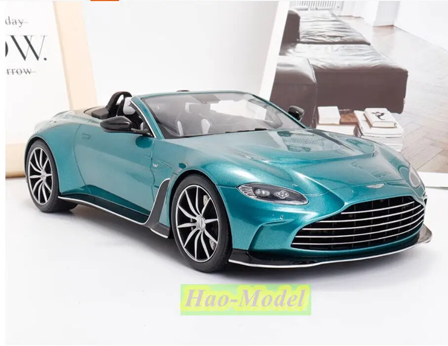 Модель автомобиля GT Spirit 1/18 для Aston Martin V12, литой автомобиль из смолы, подарок на день рождения для мальчиков, хобби-дисплей, коллекционные украшения
Модель автомобиля GT Spirit 1/18 для Aston Martin V12, литой автомобиль из смолы, подарок на день рождения для мальчиков, хобби-дисплей, коллекционные украшения