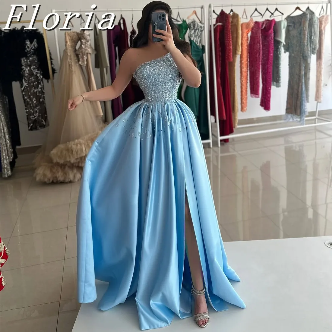 Customized V-Neck Rhinestones Dinner Party Gowns With Detachable Skirt Sweep Train Sexy Sky Blue Formal Evening Party Dress
Customized V-Neck Rhinestones Dinner Party Gowns With Detachable Skirt Sweep Train Sexy Sky Blue Formal Evening Party Dress