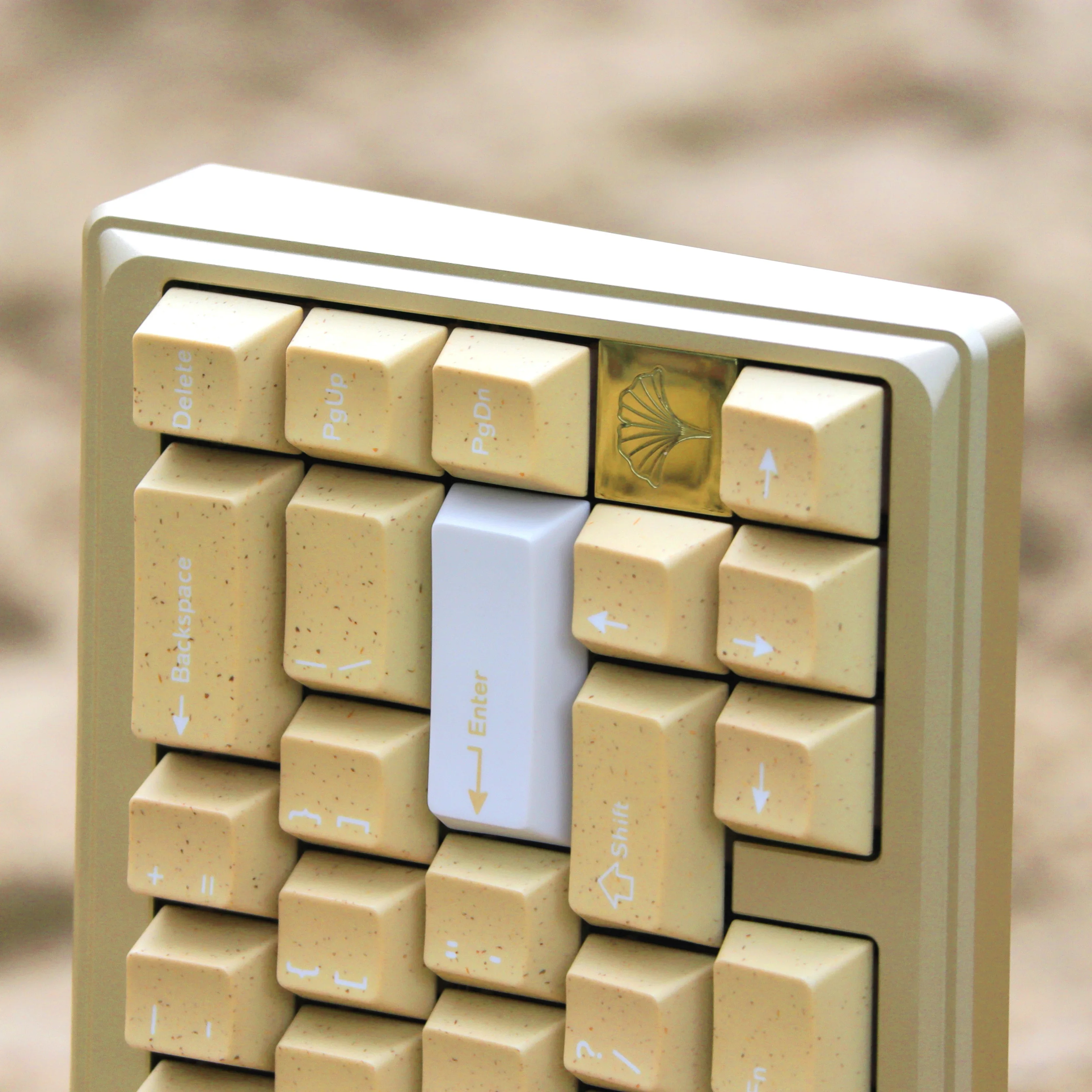 Dune theme original PBT sublimation mechanical keyboard keycap customized small full set
Dune theme original PBT sublimation mechanical keyboard keycap customized small full set