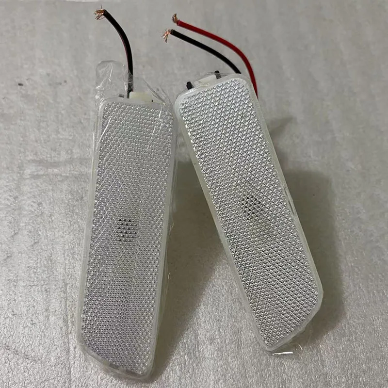 White Car The width light Front Bumper Turn Signals Indicator Lights Left Right For VW Jetta Golf MK4 Bora 1JM945071 1JM945072
White Car The width light Front Bumper Turn Signals Indicator Lights Left Right For VW Jetta Golf MK4 Bora 1JM945071 1JM945072