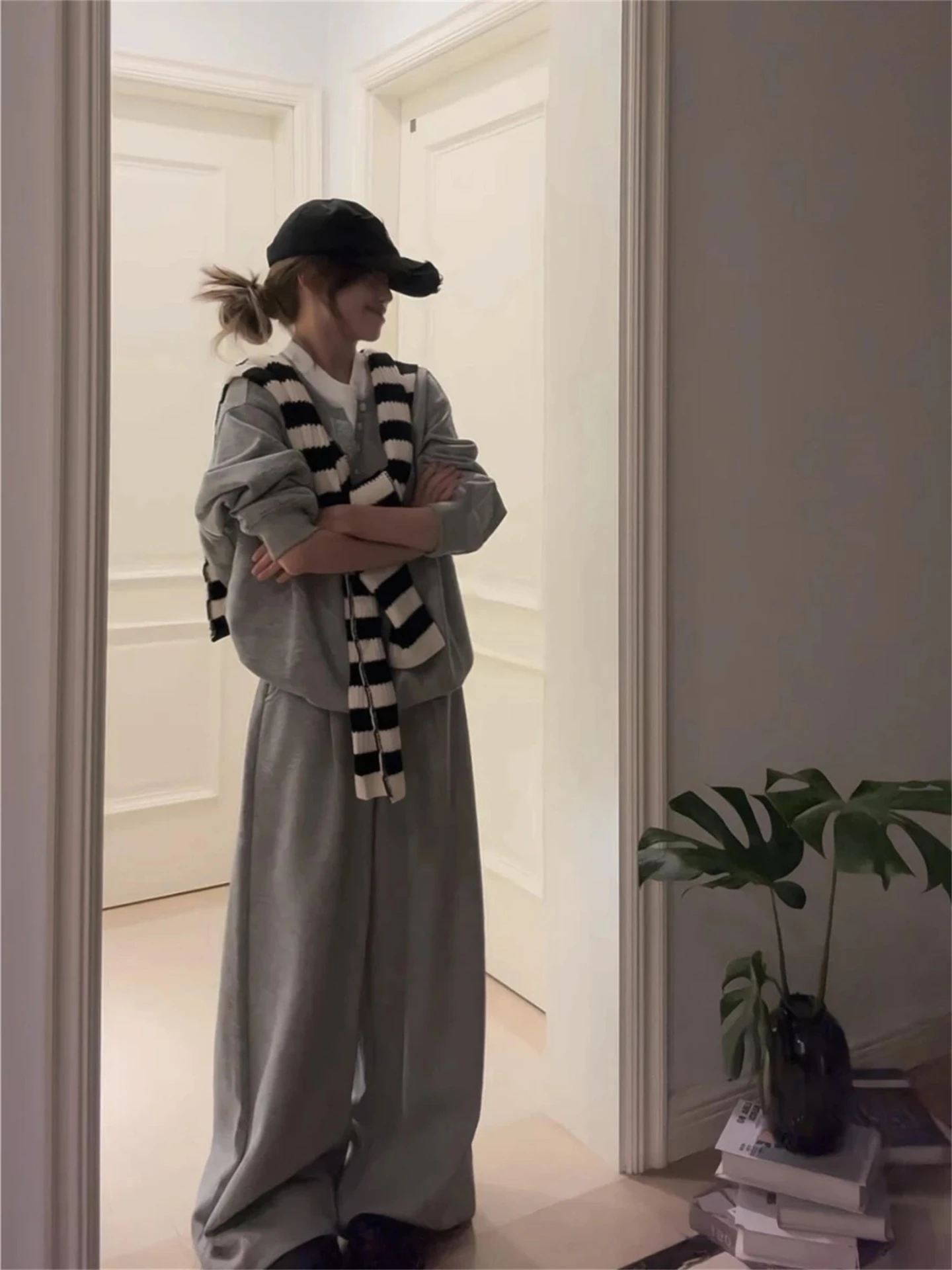 Premium Feel Casual Sportswear Set Women's Loose Slimming Korean Fashion Sweatshirt Wide Leg Pants Two Piece Set Student
Premium Feel Casual Sportswear Set Women's Loose Slimming Korean Fashion Sweatshirt Wide Leg Pants Two Piece Set Student