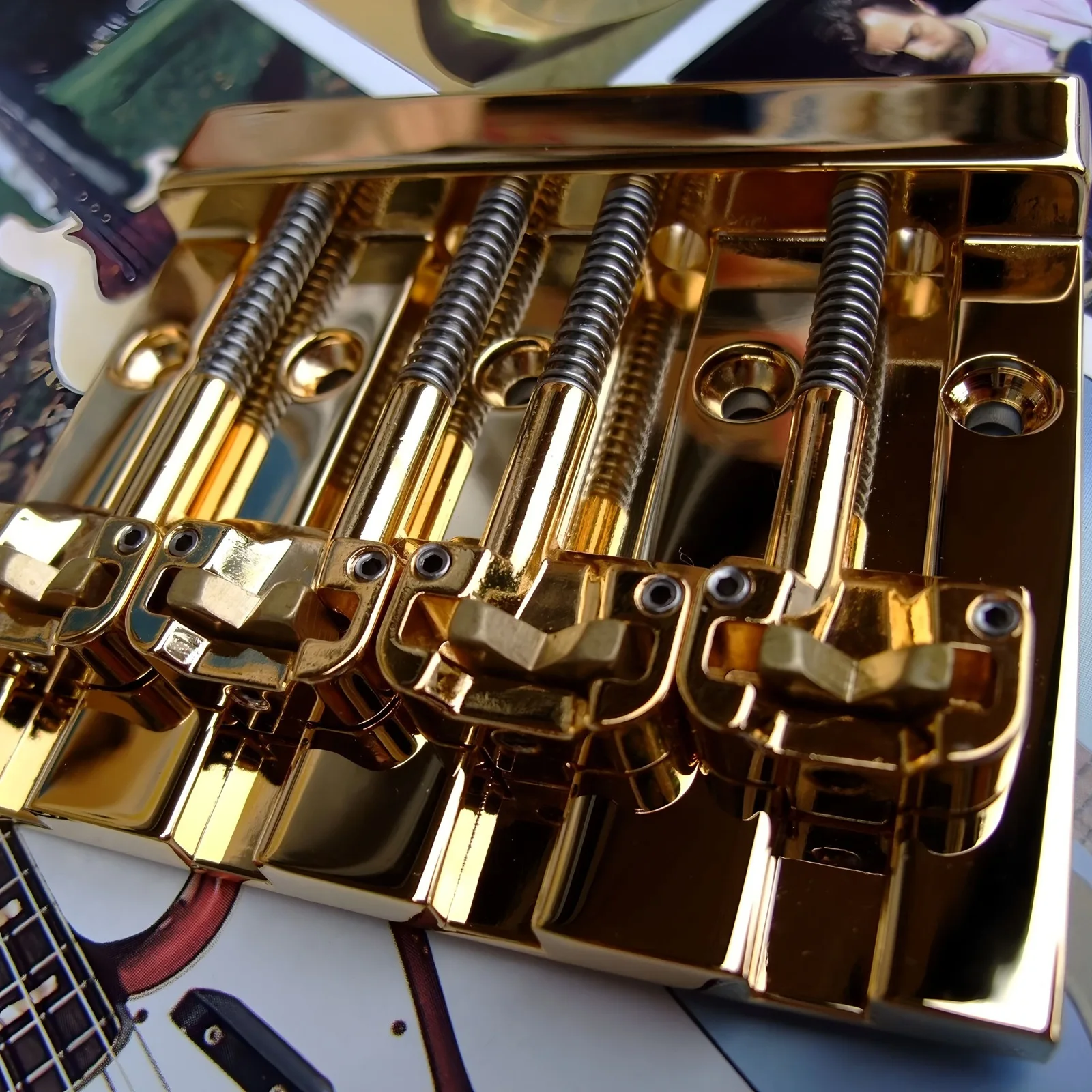 4-String Bass Bridge 5-hole Bass Drawstring Bridge
4-String Bass Bridge 5-hole Bass Drawstring Bridge