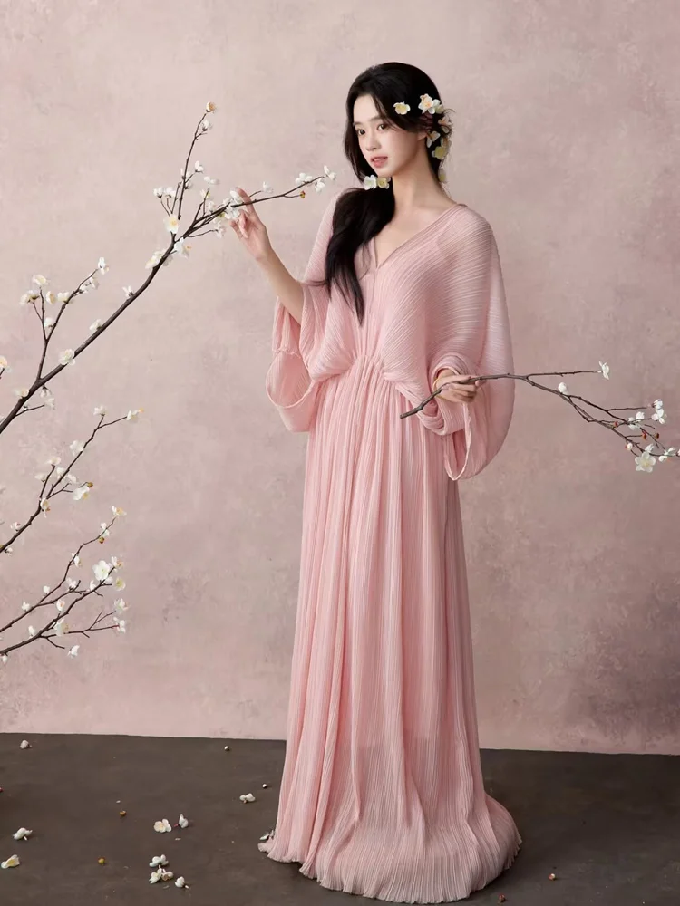New Chinese Style Gentle Girl Cold Tone High-End Feeling Pleated Dress Studio Photography Atmosphere Sensation Art Photo Clot...
New Chinese Style Gentle Girl Cold Tone High-End Feeling Pleated Dress Studio Photography Atmosphere Sensation Art Photo Clot...