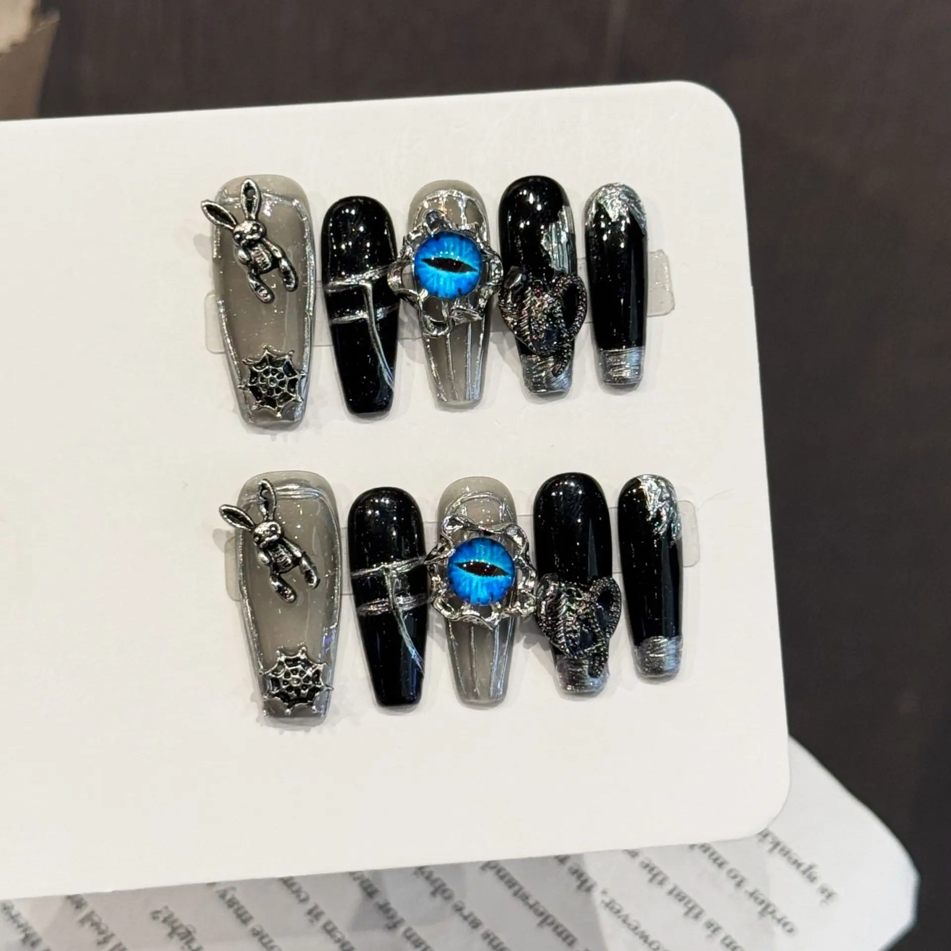10PCS Handmade Press on Nails Black Silver Dark Wind Blue Eyed Rabbit Decoration Nail Art Handmade Wearable Nail Tips
10PCS Handmade Press on Nails Black Silver Dark Wind Blue Eyed Rabbit Decoration Nail Art Handmade Wearable Nail Tips