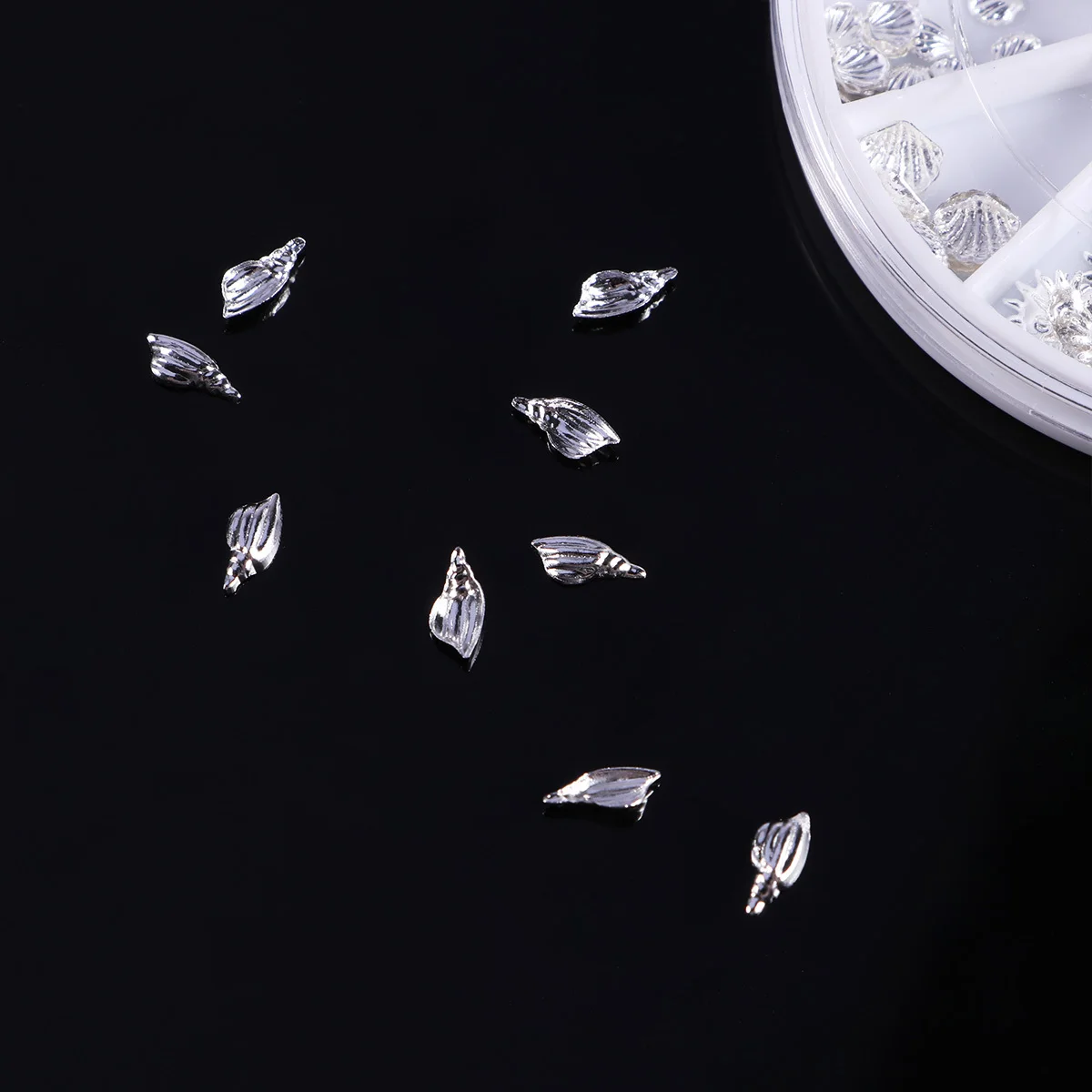 120Pcs Nail Art Marine Wind Silver Metal Rivet Jewelry Small Disc 6cm Boxed Shiny Nail Decoration DIY Manicure Supplies
120Pcs Nail Art Marine Wind Silver Metal Rivet Jewelry Small Disc 6cm Boxed Shiny Nail Decoration DIY Manicure Supplies