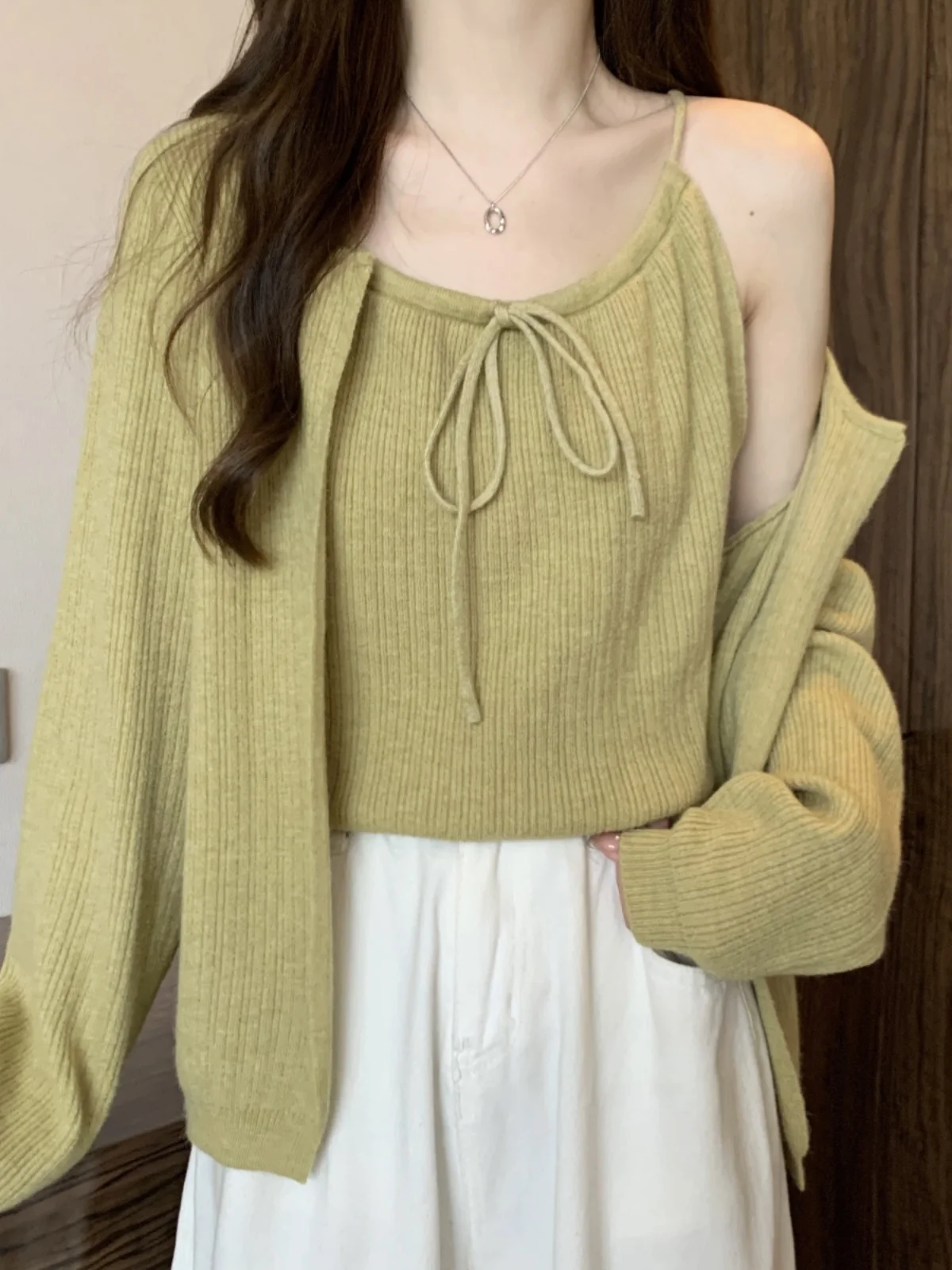 Ele Soft Strapl Vest Set Women's plus Size Spring Faion Two-Piece Suite Gentle Tied Cardigan Top ort Sve 
Ele Soft Strapl Vest Set Women's plus Size Spring Faion Two-Piece Suite Gentle Tied Cardigan Top ort Sve