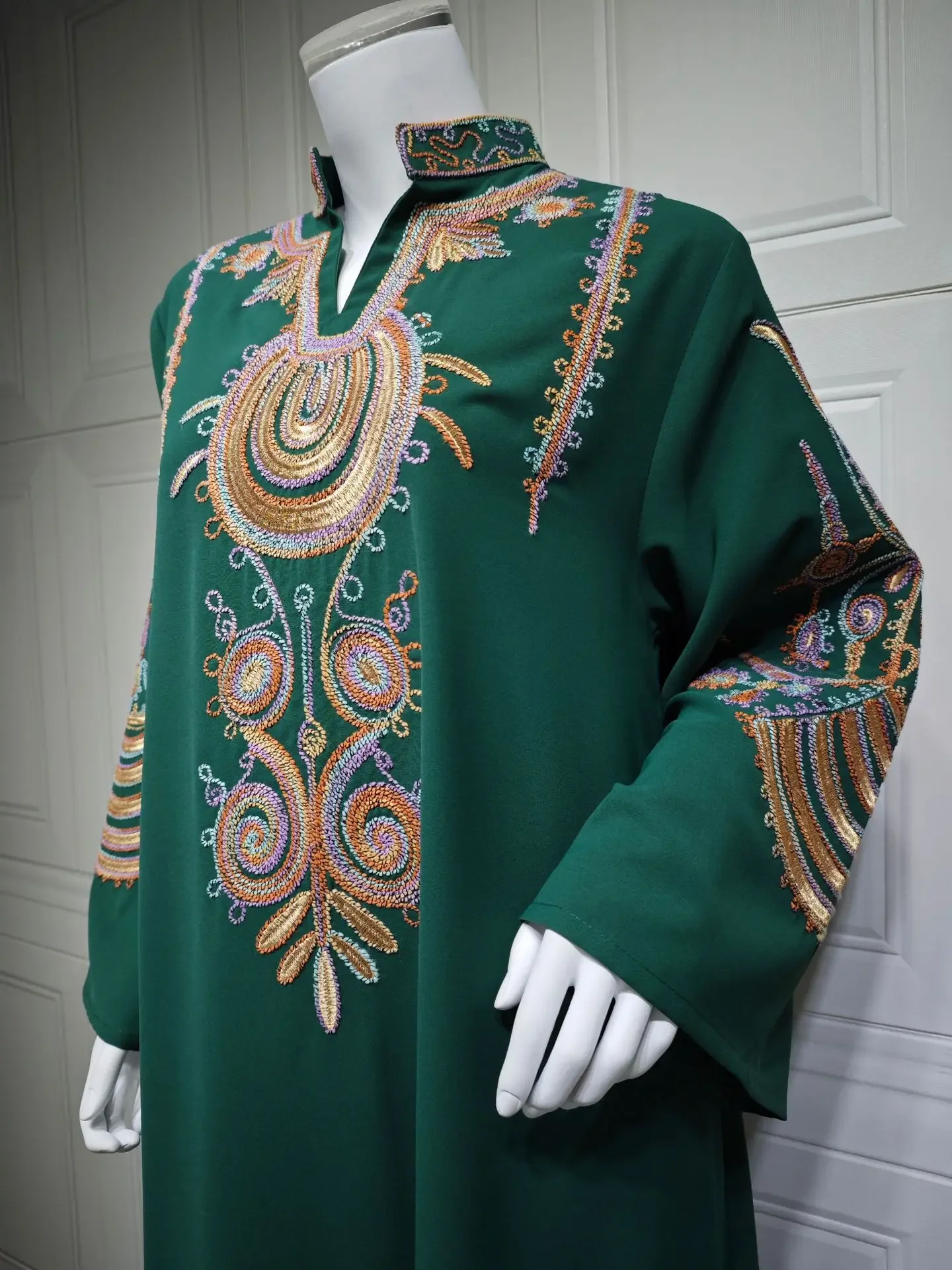 Ramadan Embroidery Abayas Muslim Women Clothing Turkey Kaftan Eid Djellaba Islam Clothing Arabic Robe Caftan Marocain Femme Gown
Ramadan Embroidery Abayas Muslim Women Clothing Turkey Kaftan Eid Djellaba Islam Clothing Arabic Robe Caftan Marocain Femme Gown