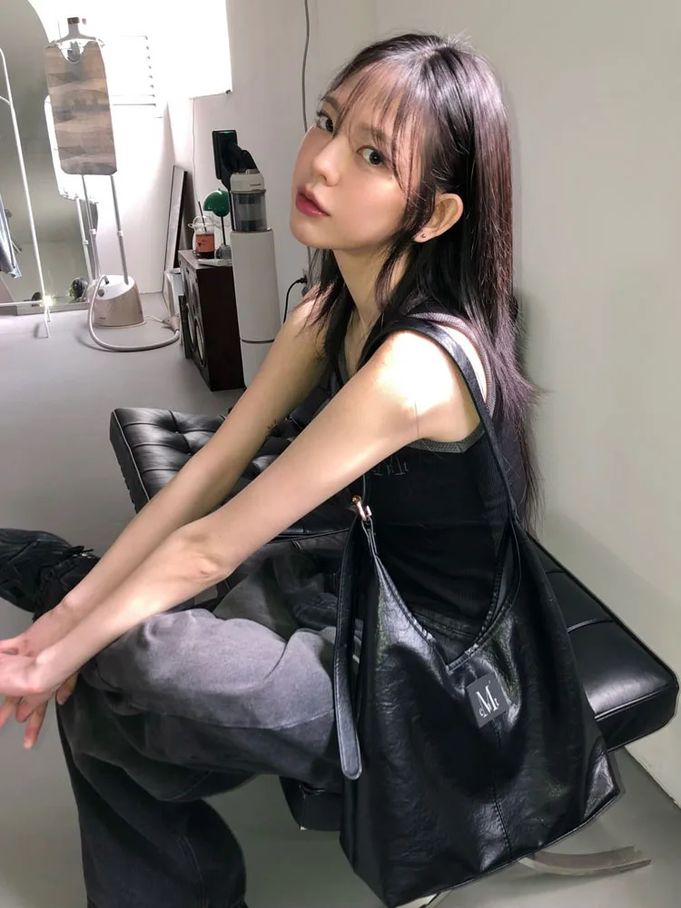 Большая сумка-тоут с металлическим логотипом Capaci, сумка на одно плечо, женская модная корейская сумка Sle, южная девушка, бренд
Большая сумка-тоут с металлическим логотипом Capaci, сумка на одно плечо, женская модная корейская сумка Sle, южная девушка, бренд