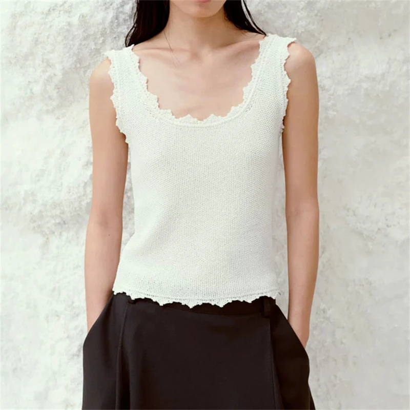 New summer style lace U-neck pure cotton camisole, high quality, fashionable casual, slim fit ruffled trim cool sleeveless vest
New summer style lace U-neck pure cotton camisole, high quality, fashionable casual, slim fit ruffled trim cool sleeveless vest