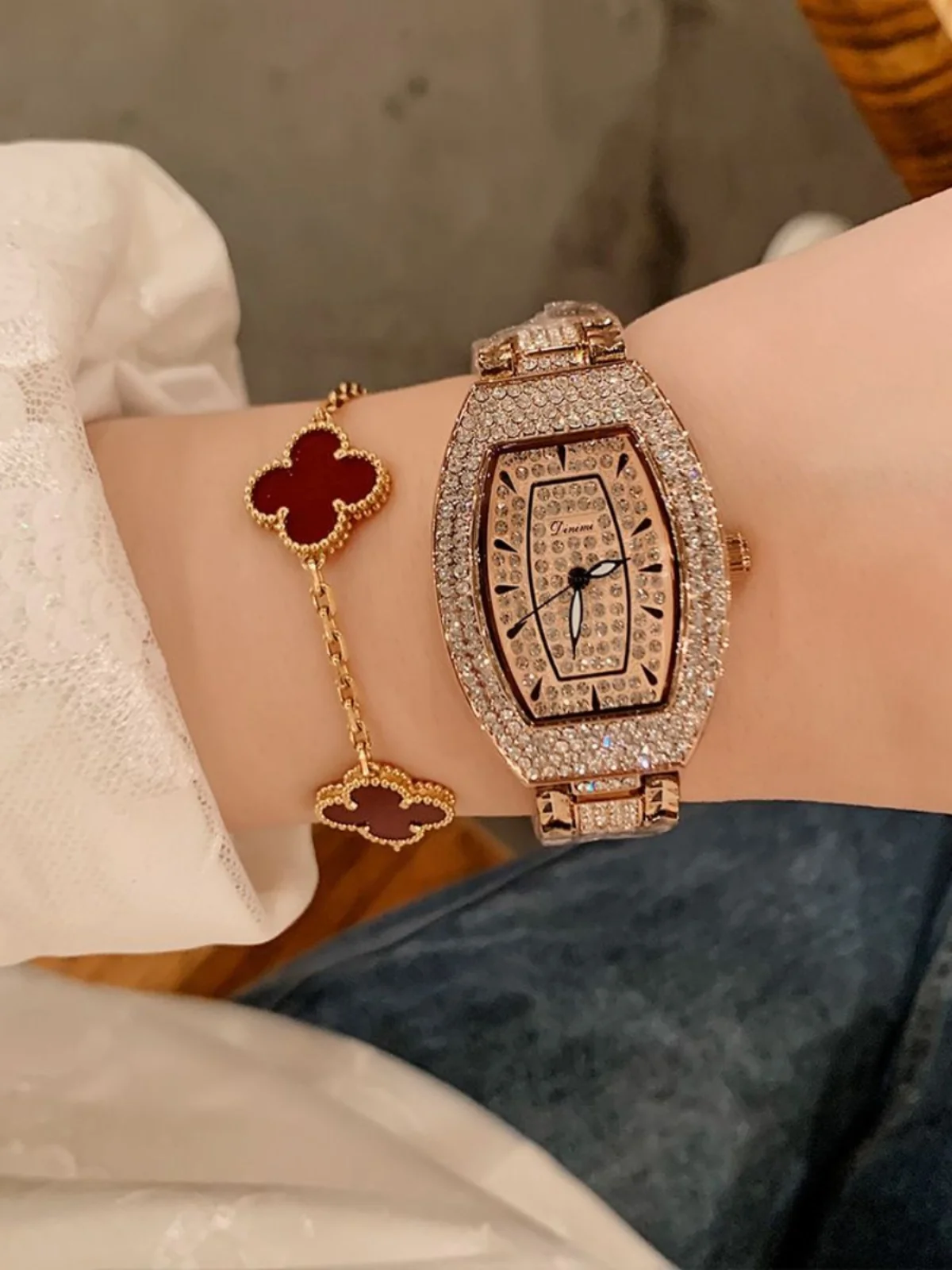 Dinimi Серебряные часы-браслет со стразами, женские модные кварцевые наручные часы в корейском стиле с полным небом и звездой
Dinimi Серебряные часы-браслет со стразами, женские модные кварцевые наручные часы в корейском стиле с полным небом и звездой